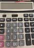 得力（deli）双电源宽屏大号金属面板办公桌面计算器 金融财务计算机 办公文具用品 银灰色1654 实拍图