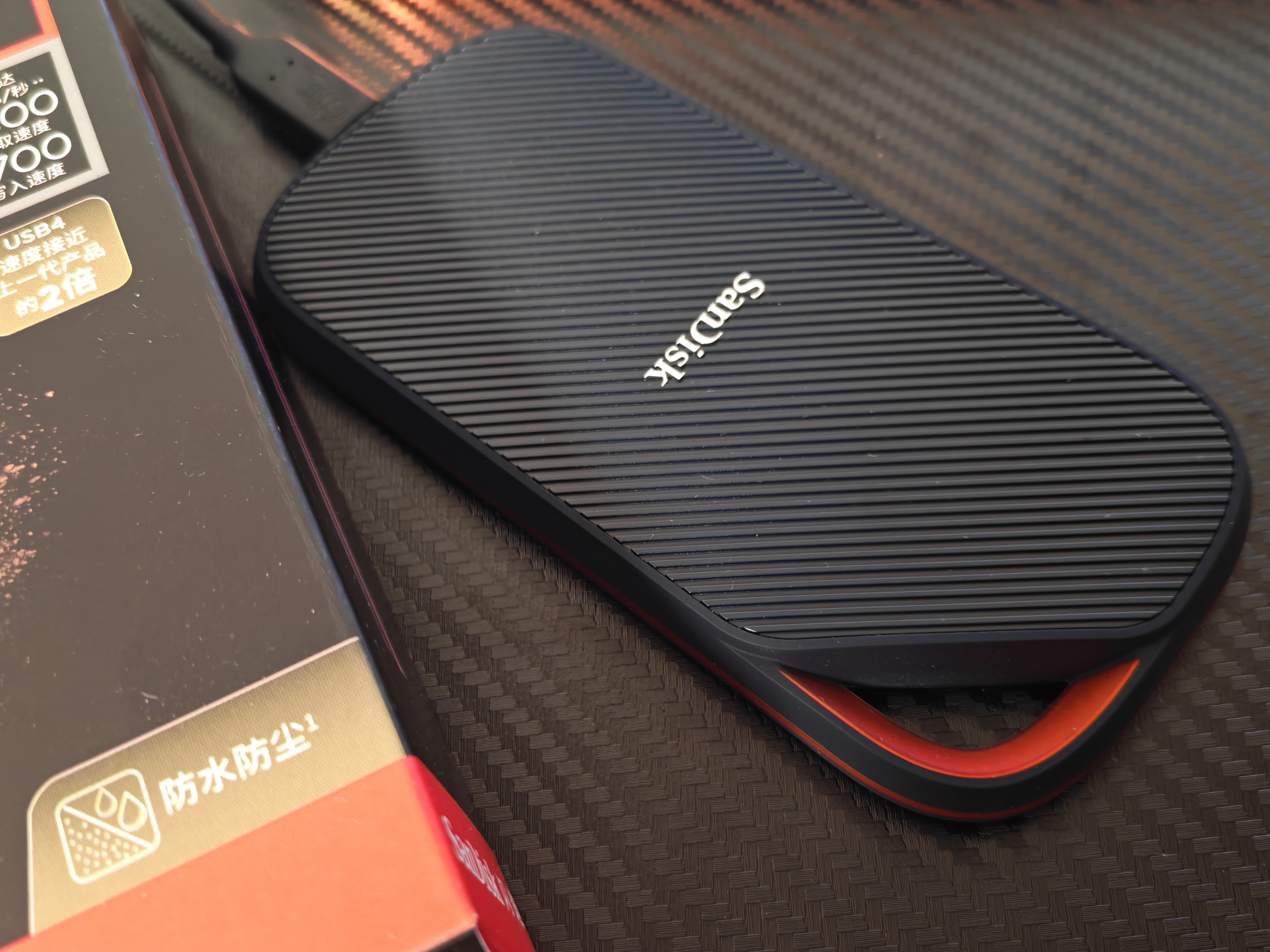 Sandisk闪迪4TB 移动固态硬盘（PSSD）E82 读速3800MB/s 写速3700MB/s 兼容雷电4 type-c 手机电脑平板外接 实拍图
