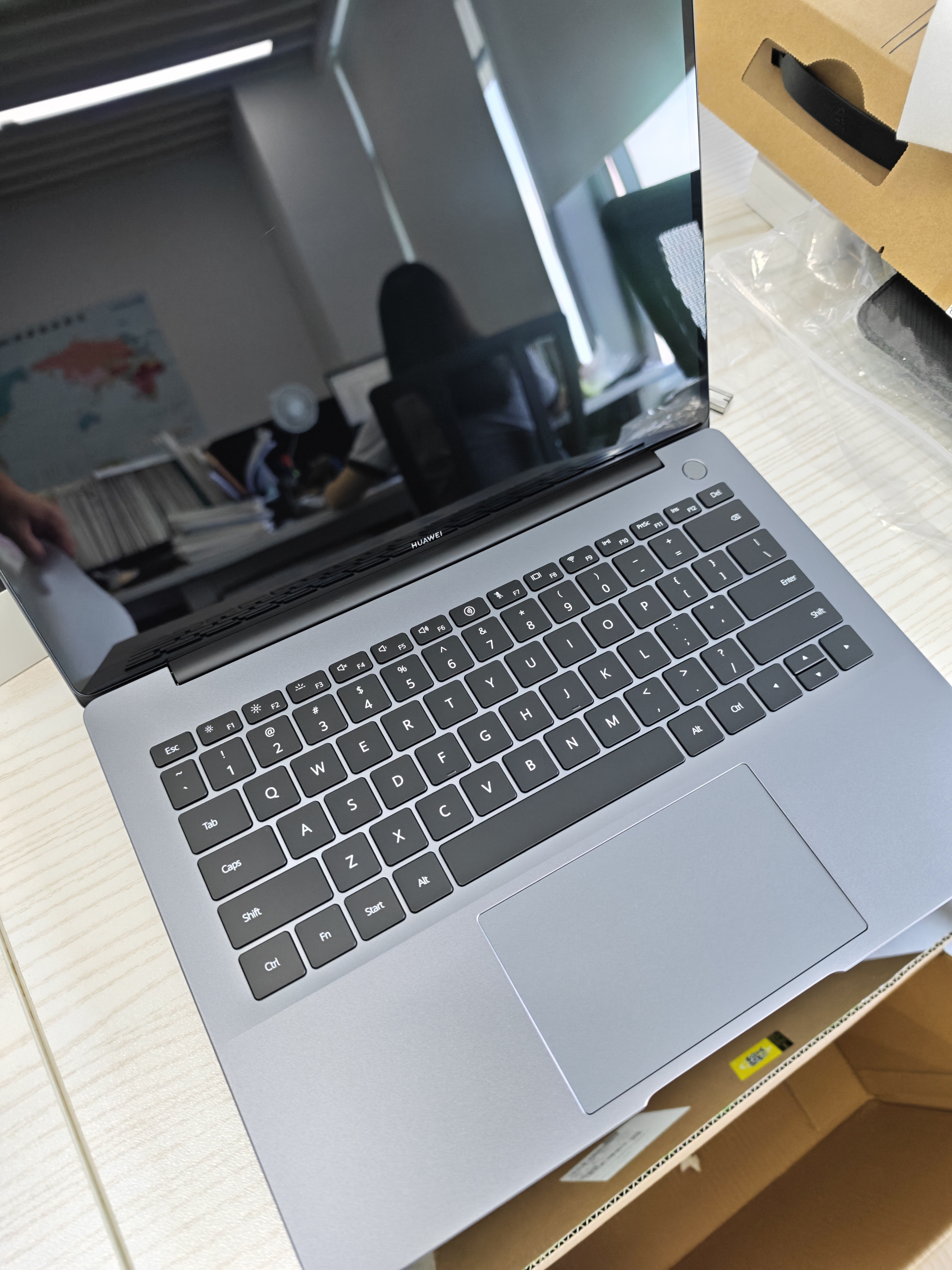 华为MateBook 14 酷睿 Ultra Linux版【国家补贴15%】笔记本电脑 2.8K触屏 超薄高性能 办公商务本 Ultra 5 24G 1TB | 深空灰 V20 店铺预装Windows 实拍图
