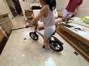 凤凰儿童自行车轻量镁合金学生小孩单车带辅助轮3-6-10-12岁小中大童 推荐：【顶配-碟刹一体轮】星云紫丨大礼包+98%已安装 14寸（目前身高105-115cm选择） 实拍图