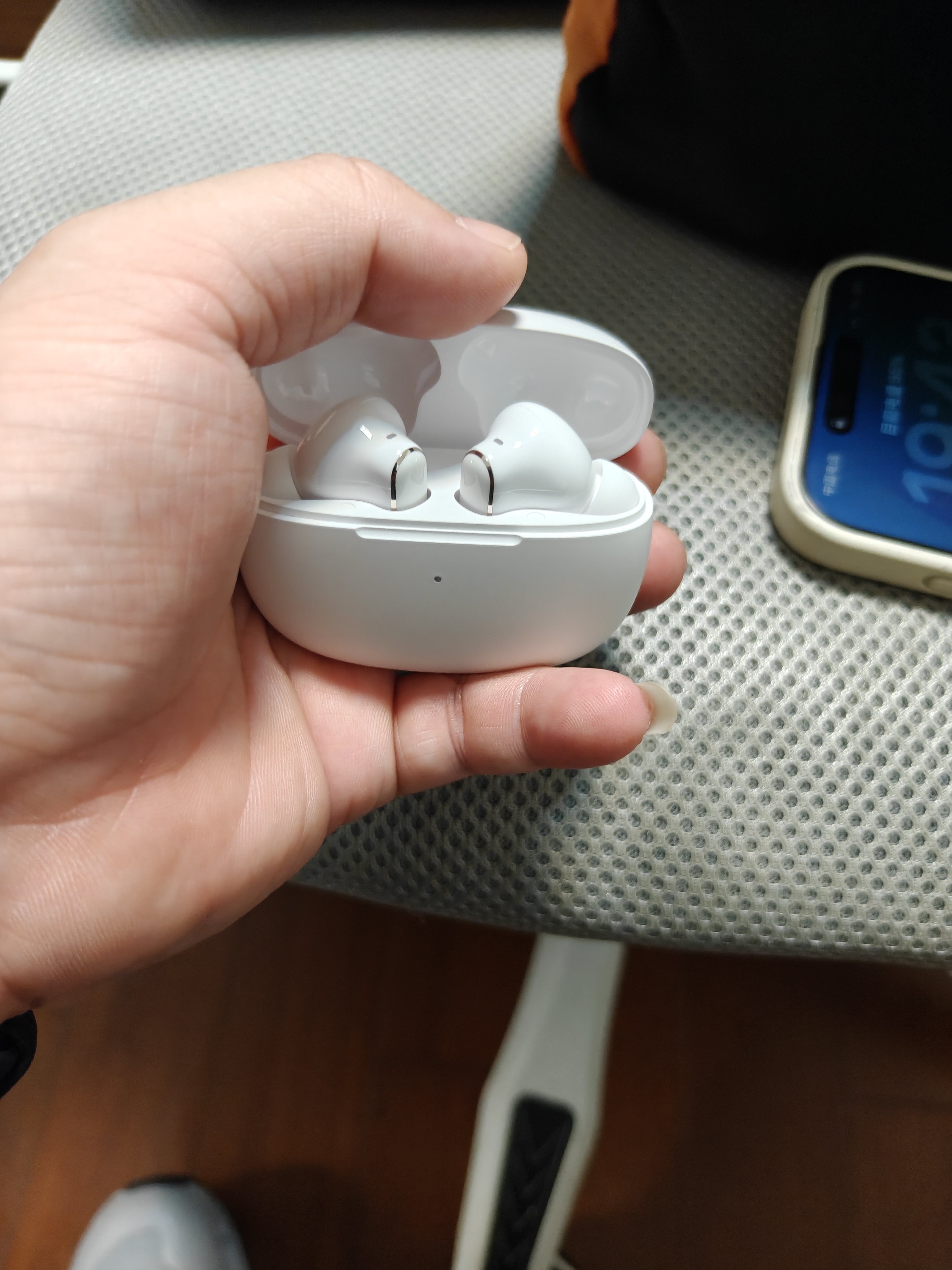 魅蓝lifeme Blus4 主动降噪真无线蓝牙耳机 入耳式 HiFi 降噪耳机 LHDC 无损 超长续航 低延迟游戏耳机 实拍图