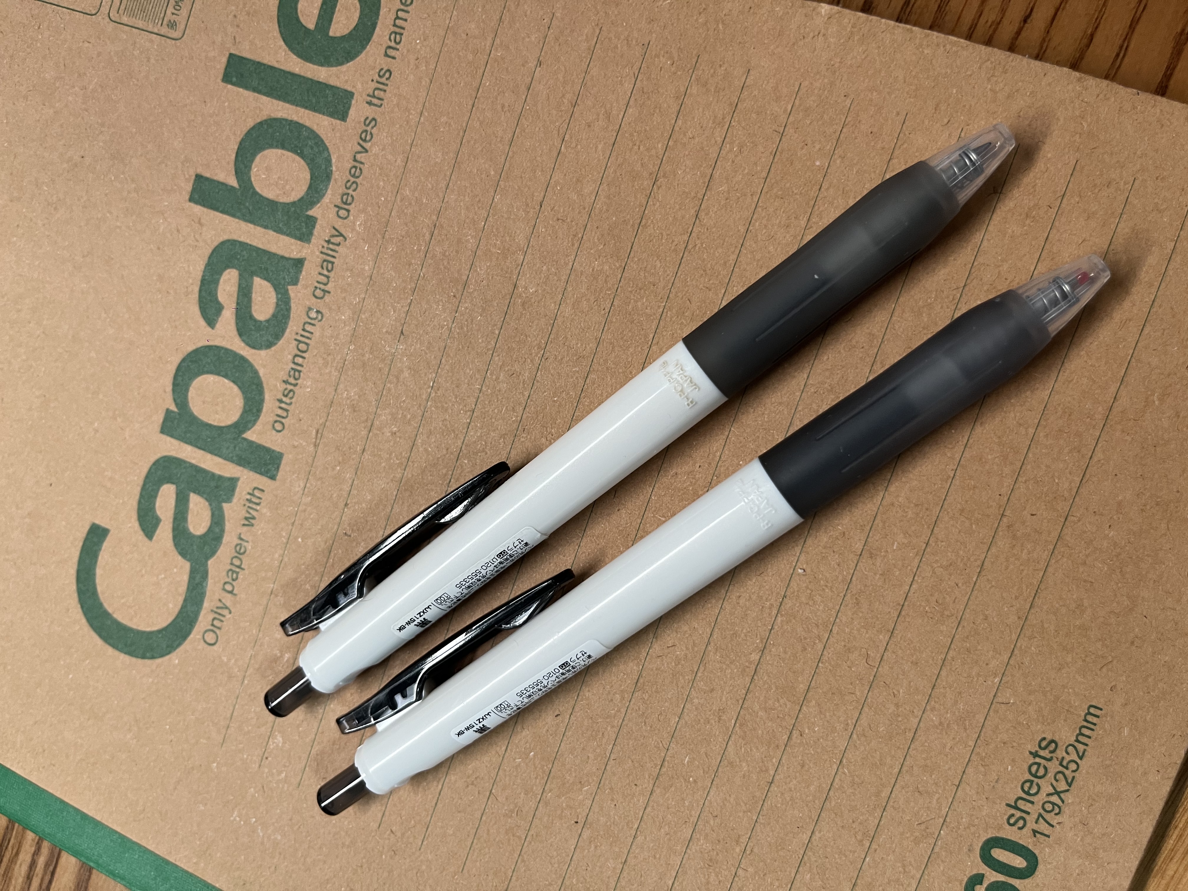 斑马牌（ZEBRA）中性笔 0.38mm子弹头按压签字笔 大容量学生办公走珠笔 JJXZ15W 黑色 5支装 实拍图