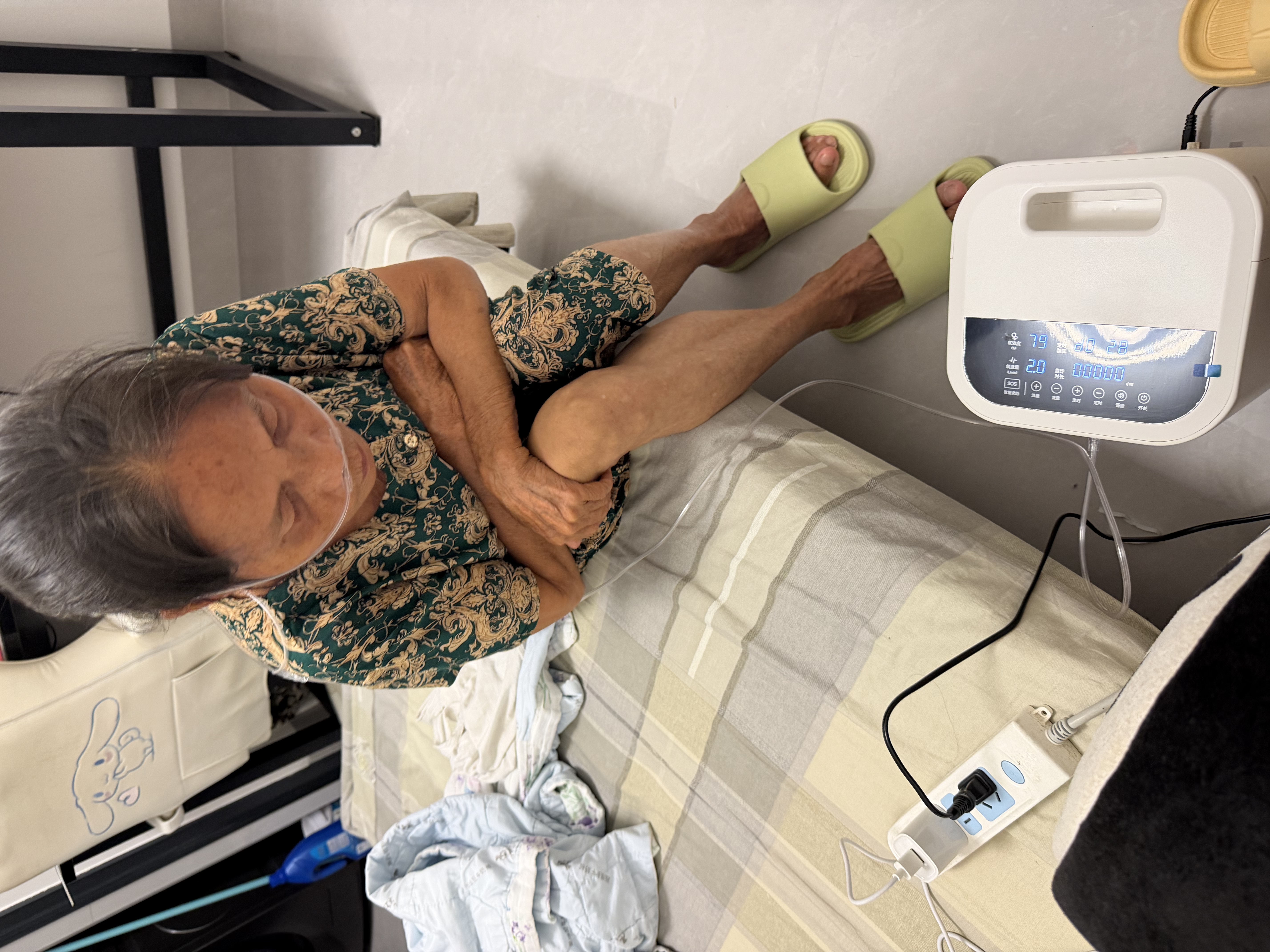 麦德哈特家用制氧机老人专用吸氧机便携式氧气机高原孕妇雾化呼吸一体机 【店铺热卖款】9升可调+轻音+雾化+免加水 实拍图
