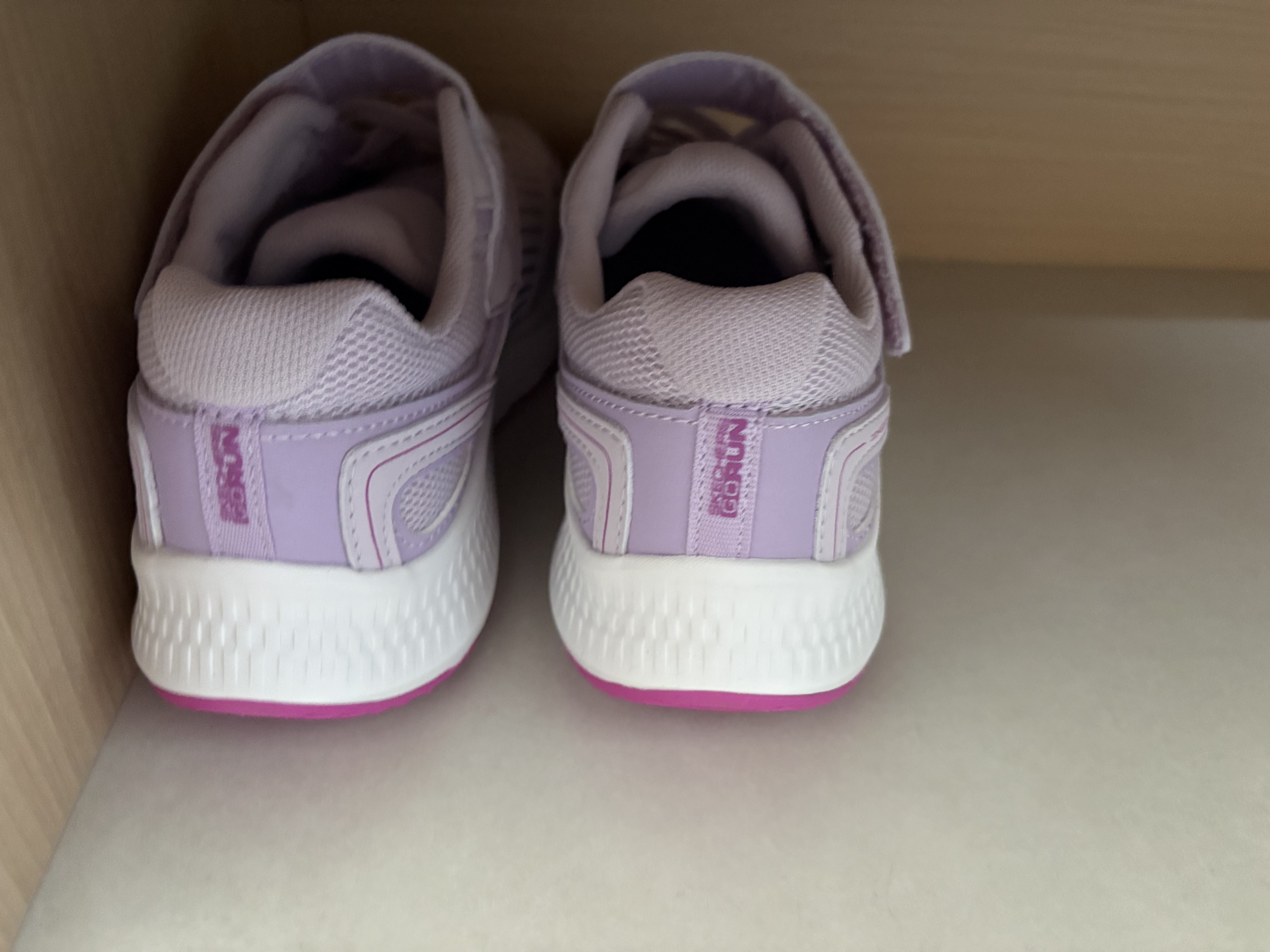 Skechers斯凯奇猎豹跑鞋女童运动鞋减震大童跑步鞋魔术贴休闲鞋303979L 实拍图
