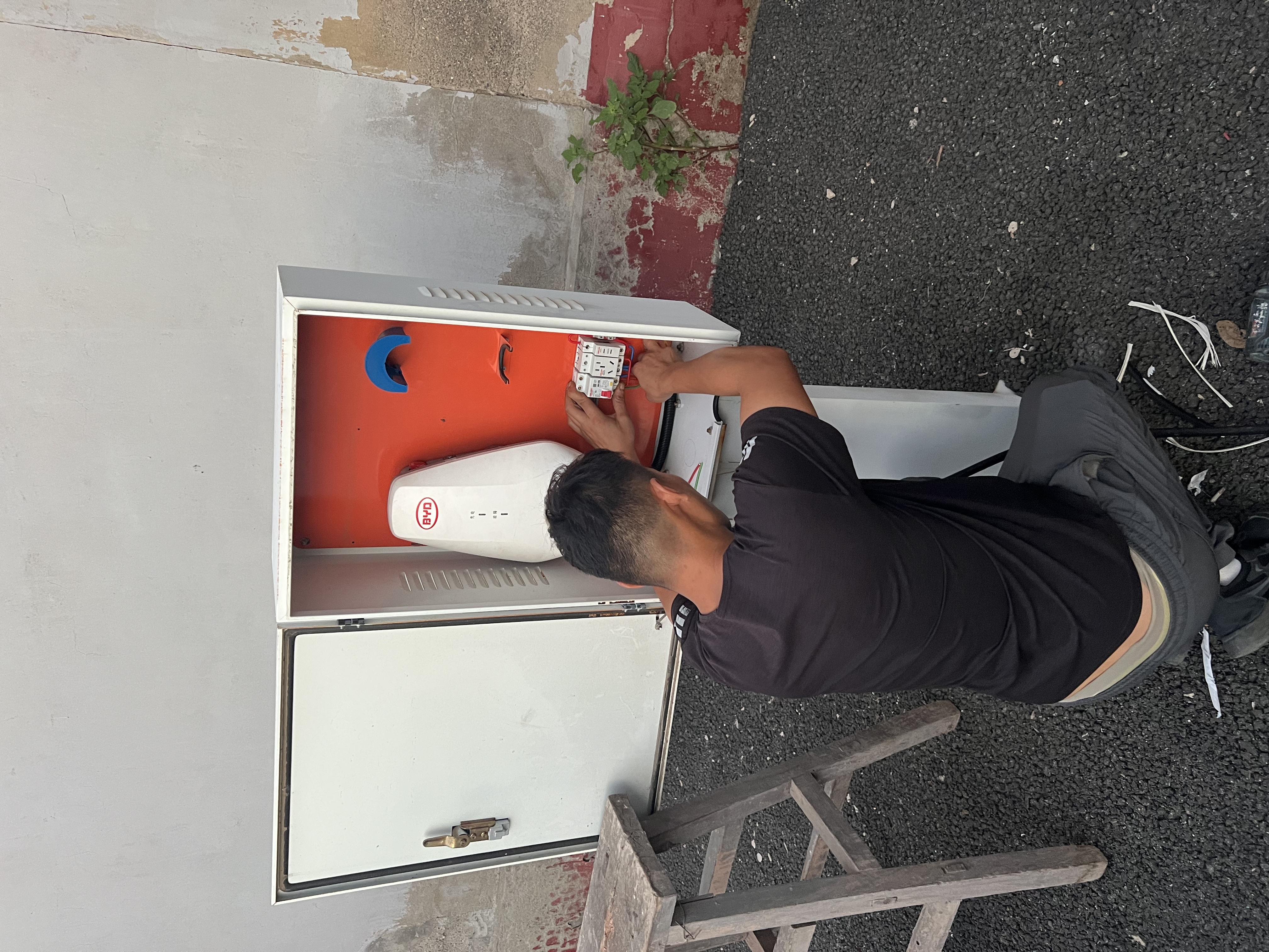 德力西电气（DELIXI ELECTRIC）德力西空气开关防水盒户外配电箱带锁插座箱盒子充电桩漏电保护器配电箱 7KW充电桩漏电40A+五孔16A+二孔10A 实拍图