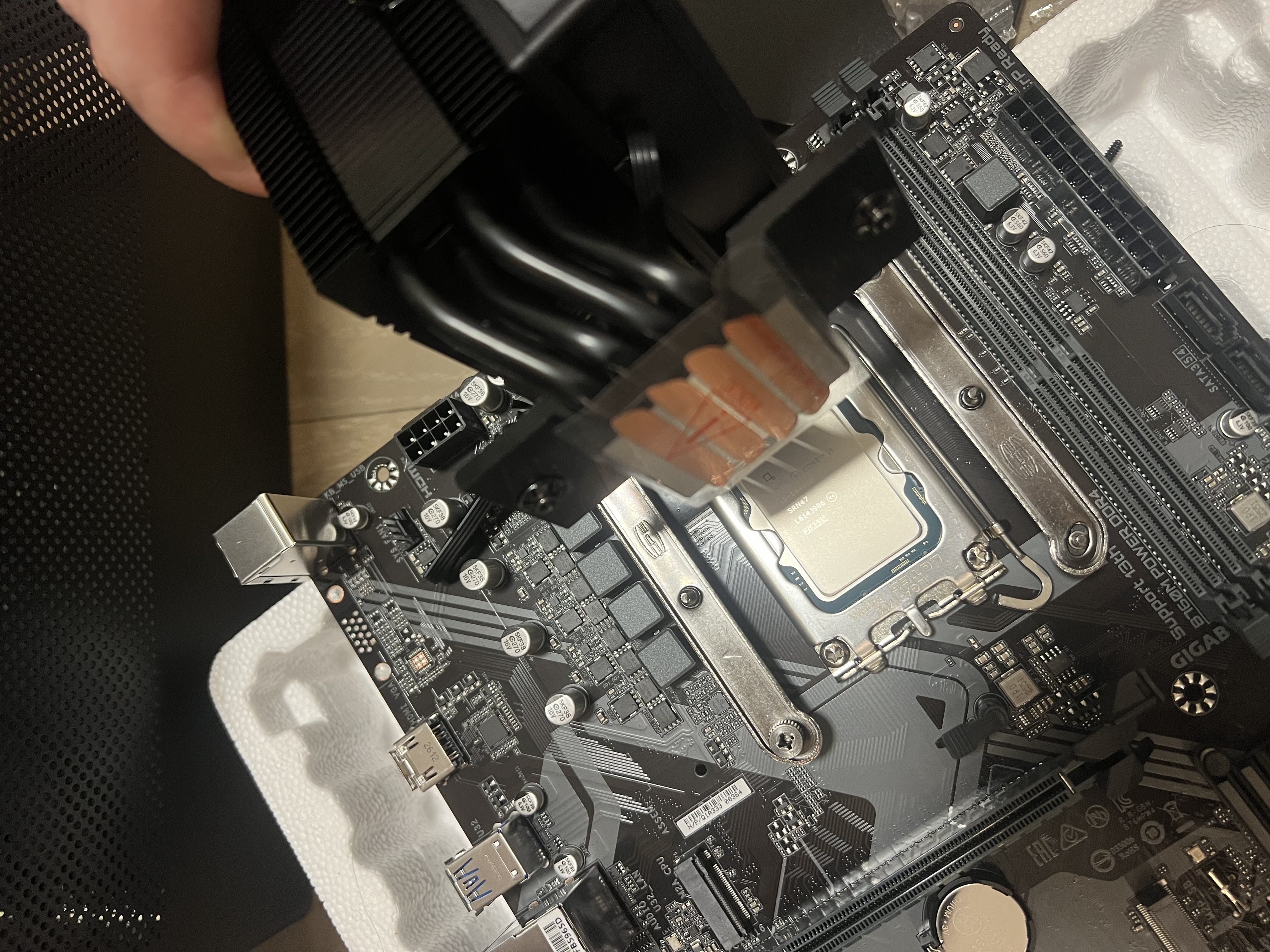 超频3（PCCOOLER）红海H4黑色 CPU风冷散热器（4热管/PWM风扇/支持12/13代1700/AM4/AM5/133mm高度） 实拍图