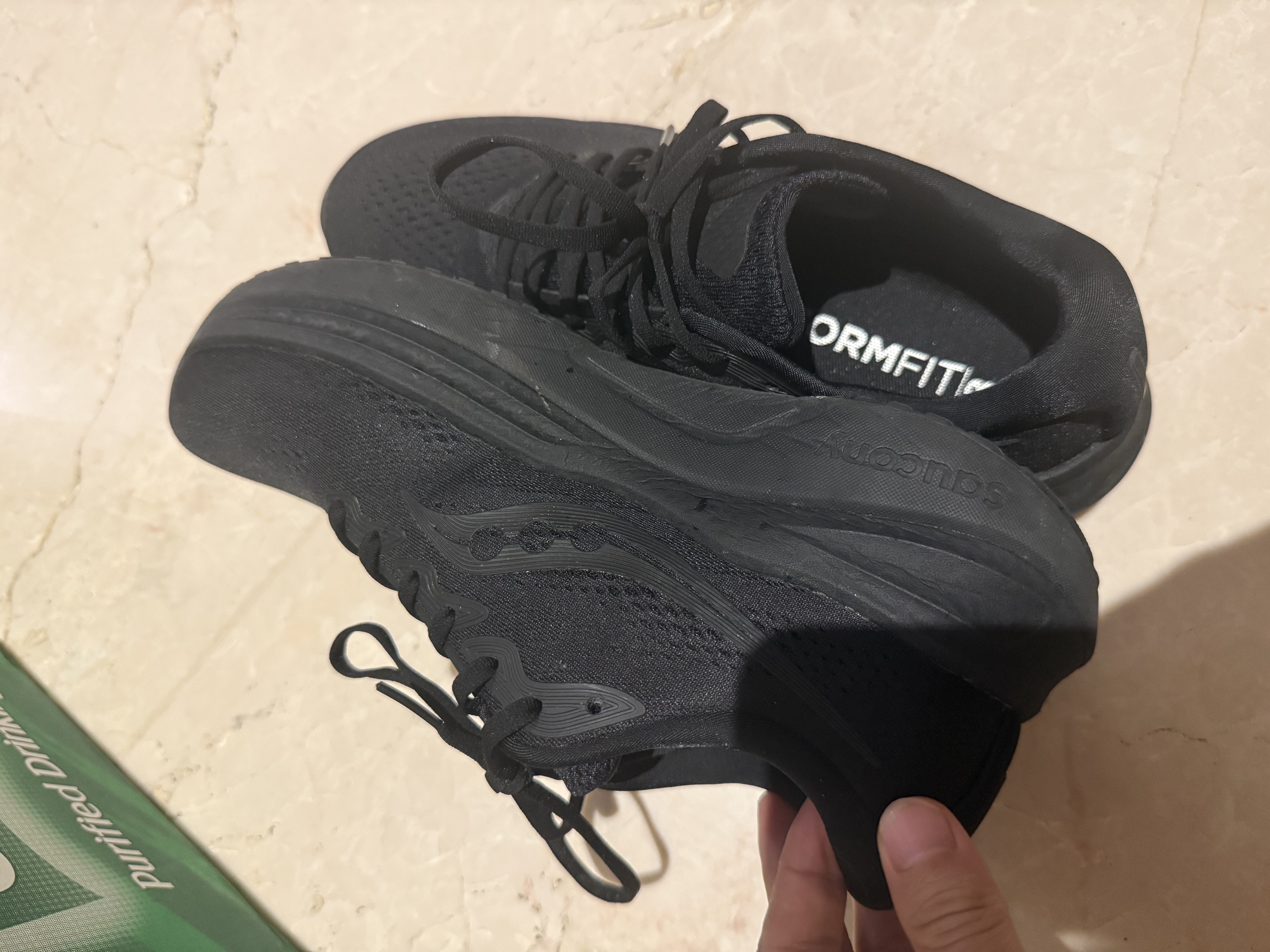 SAUCONY索康尼PHOENIX INFERNO火鸟5减震回弹舒适慢跑运动鞋男女 黑 41 实拍图