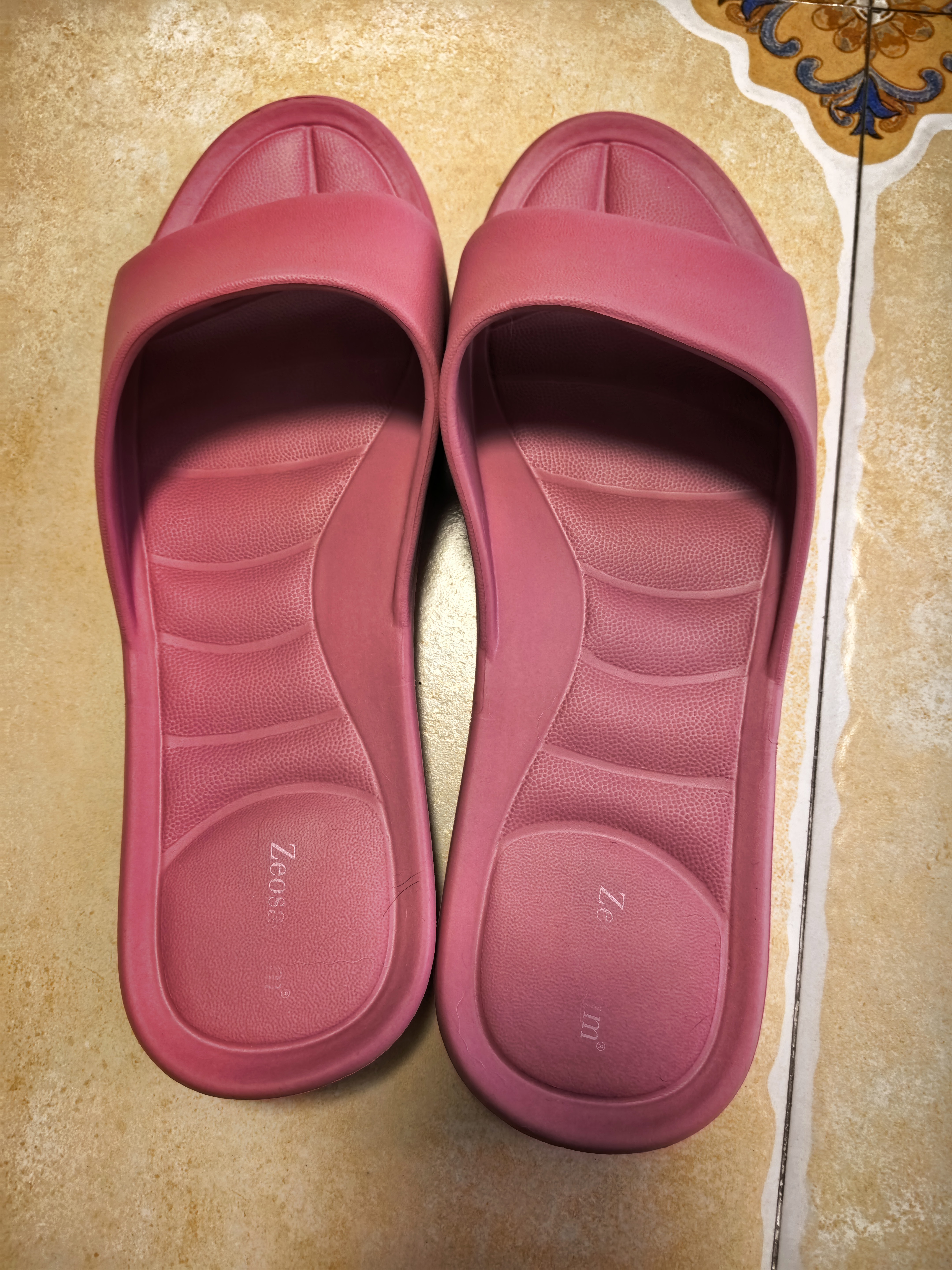 制三 中国台湾进口拖鞋男女情侣家居室内静音防滑轻便透气简约时尚EVA 玫瑰金 26.5 L(建议38-40码穿) 实拍图