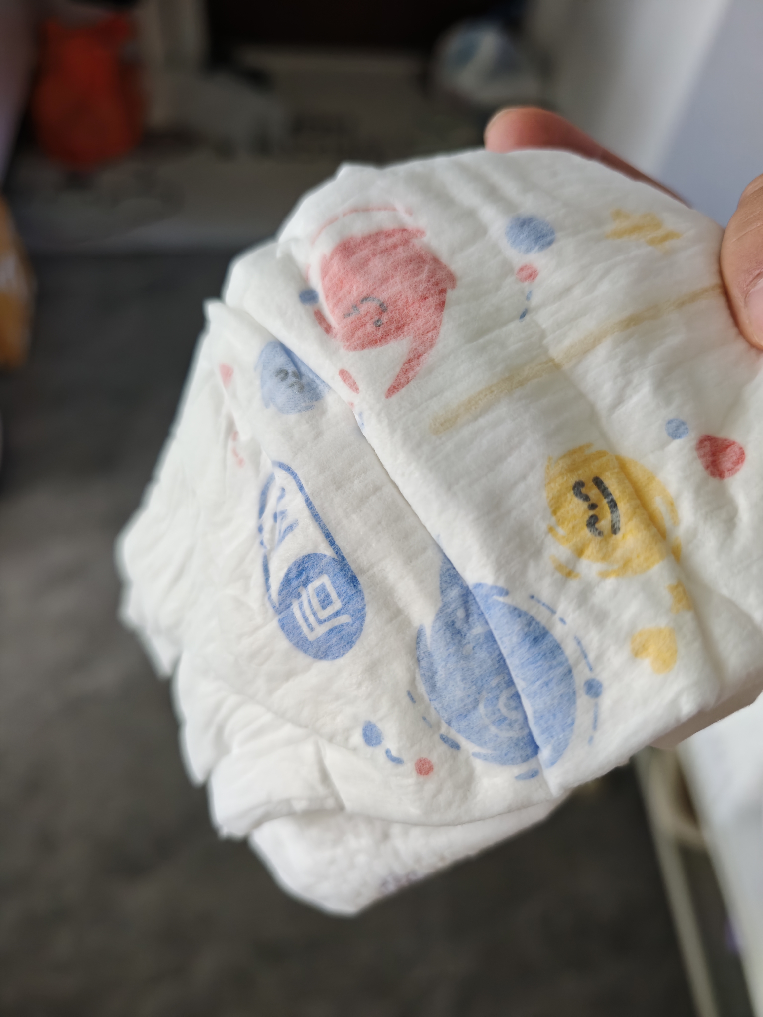 好奇（Huggies）金装小黑洞纸尿裤M162片(6-11kg)尿不湿【速干不易红】 实拍图