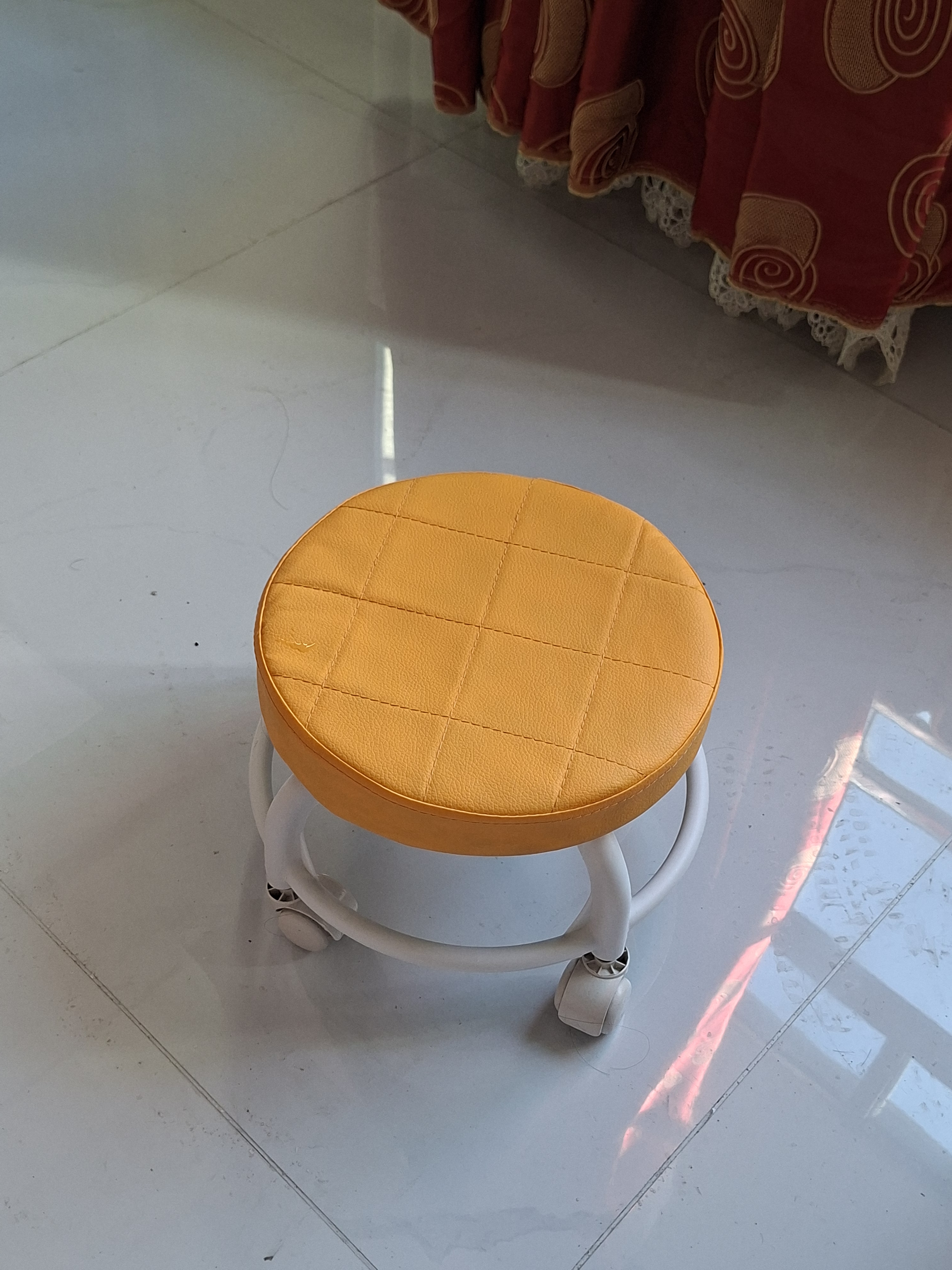 家具万向轮小凳子大轮子加厚软包双层原料加厚支架【免钉卡扣安装 双层支架-大轮子【免钉卡扣安装】桔色 实拍图
