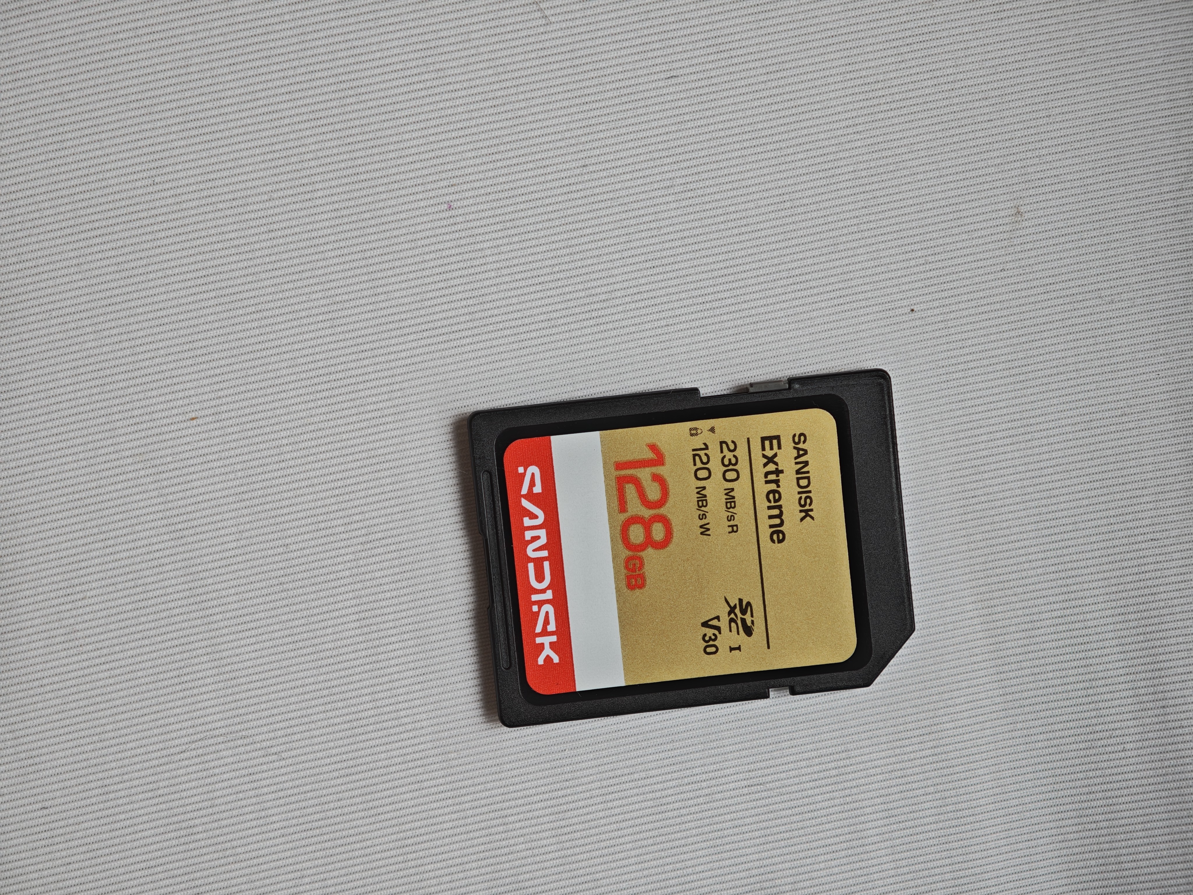 Sandisk闪迪128GB SD内存卡 4K V30 U3 C10 相机存储卡 读速230MB/s 写速120MB/s 高速连拍 微单/单反相机 实拍图