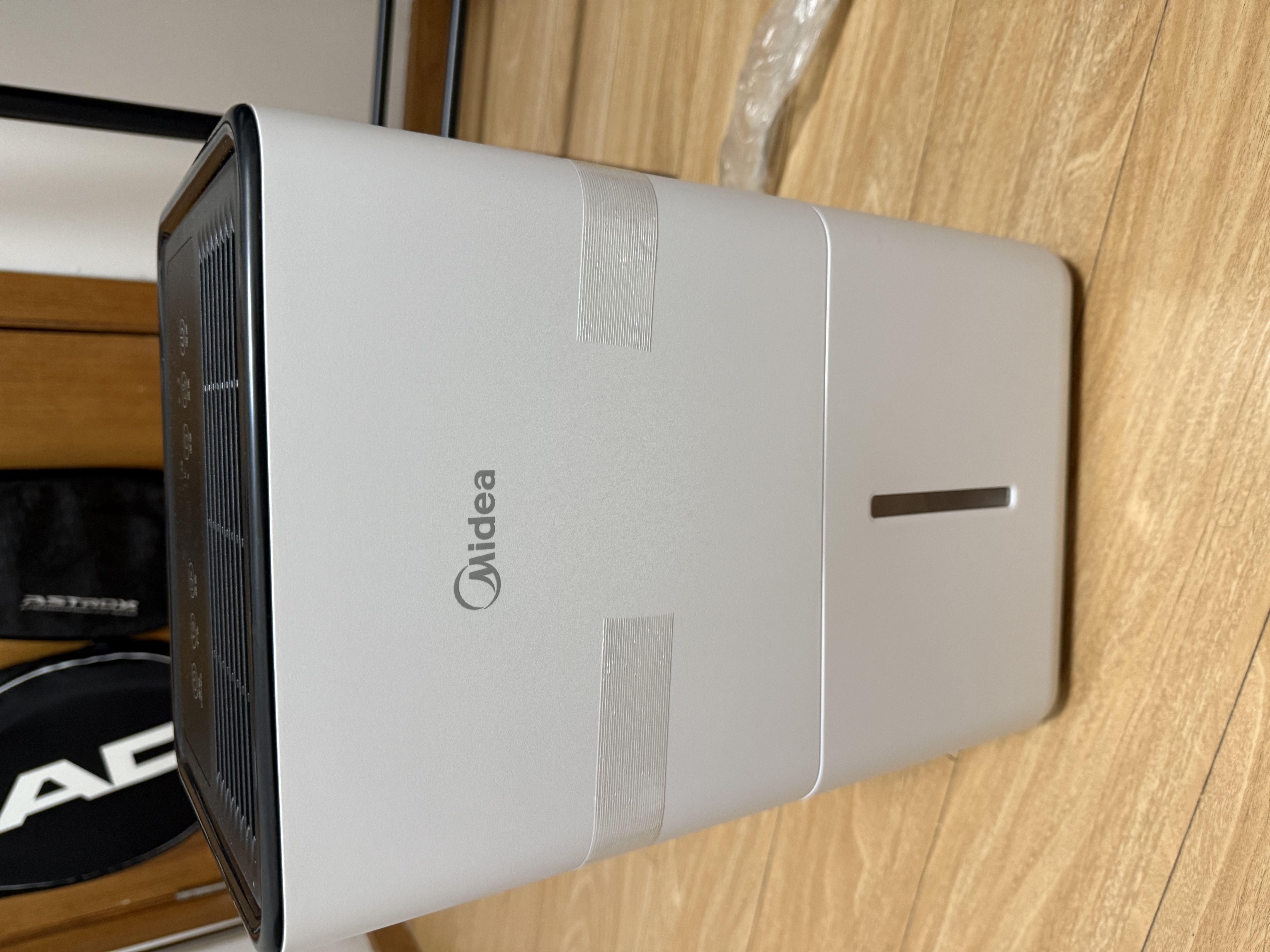 美的（Midea）除湿机/抽湿机12升/天 自营家用20㎡轻音小型回南天客厅卧室内防潮专用干衣吸湿器CF12BD/N7-DO 实拍图