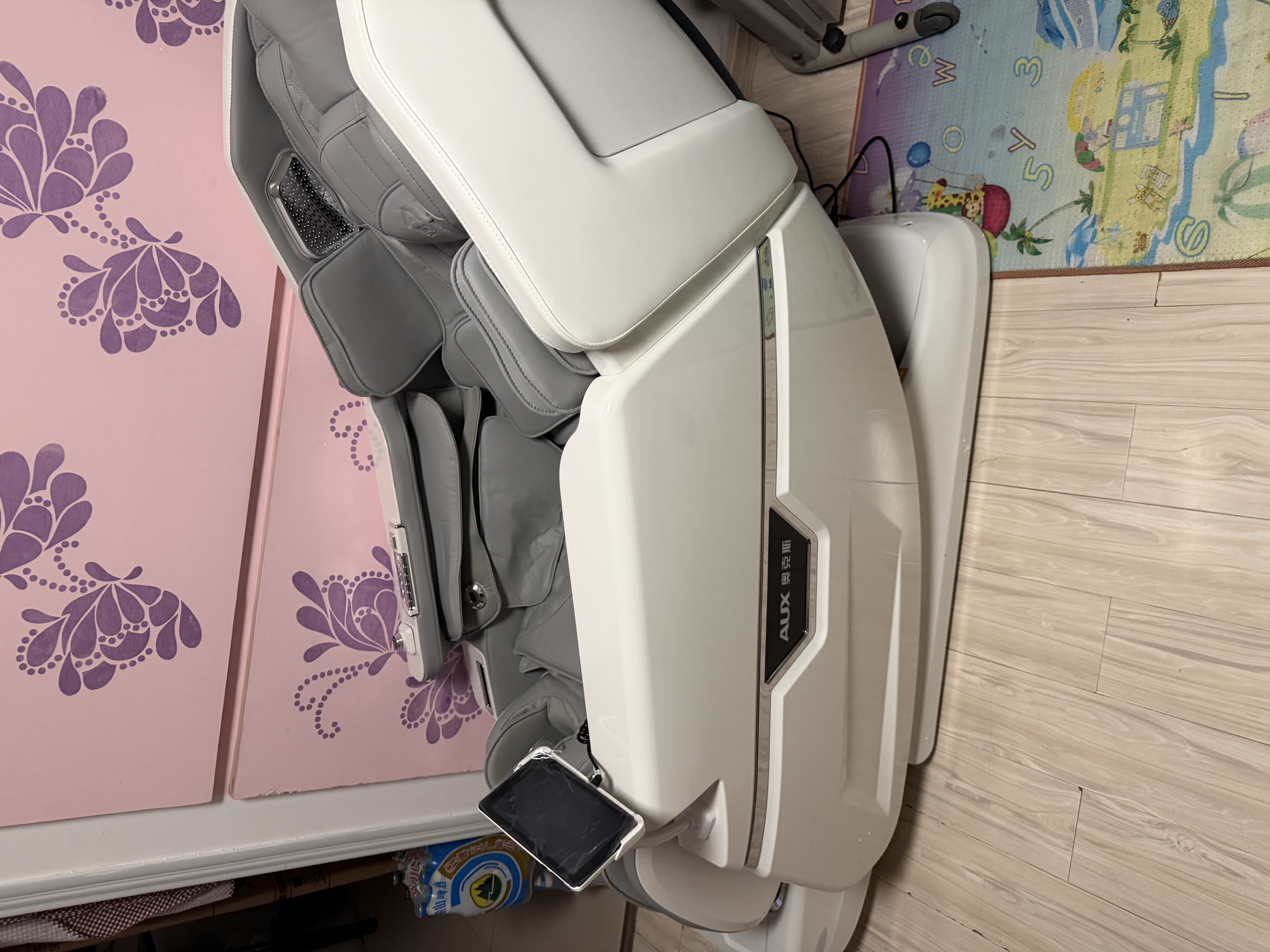 奥克斯（AUX）高端智能4D+4D双机芯按摩椅2026十大品牌家用太空舱全身多功能电动小户型智能沙发中医推拿老人用 雅静白+4D齿轮芯+180°深浮零重力+30套程序 高档礼品送爸爸妈妈老人老婆女友男 实拍图