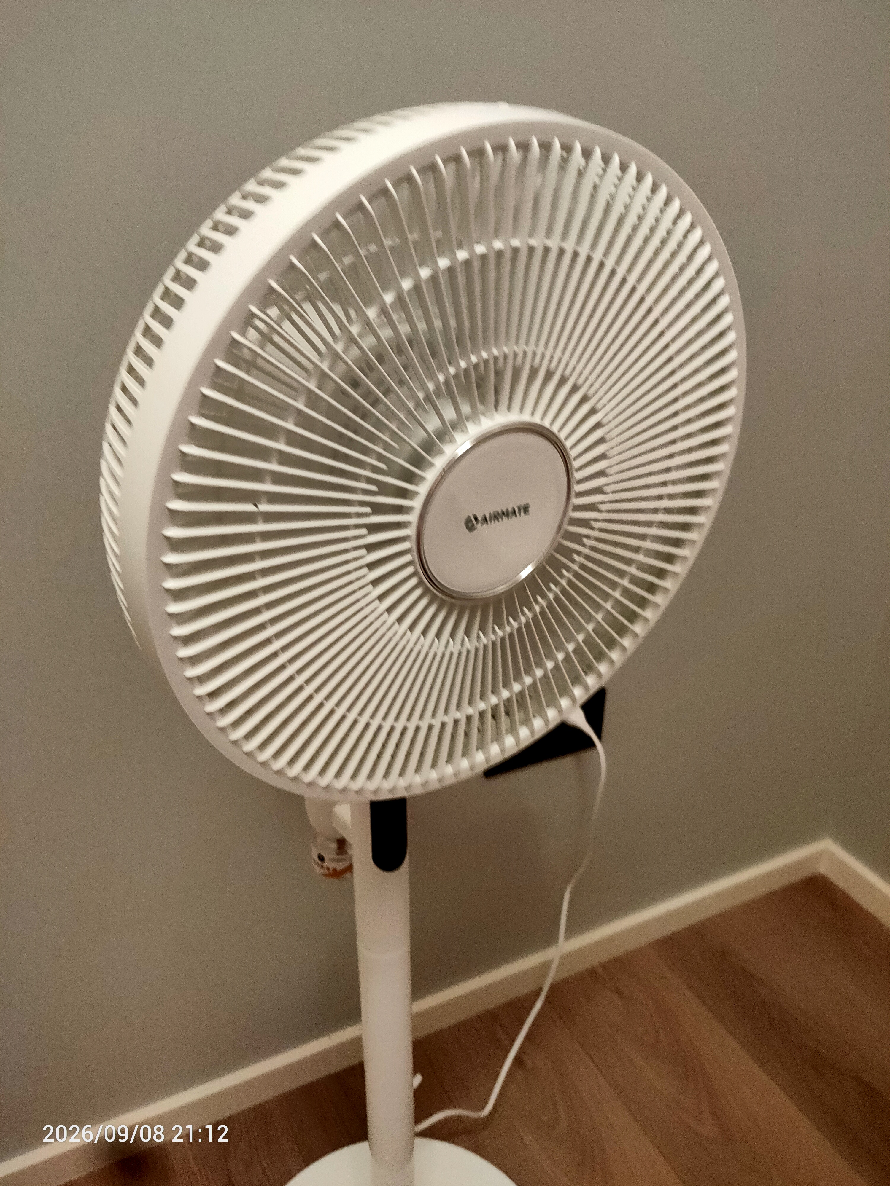 艾美特（AIRMATE）【轻语系列】电风扇安静卧室一级能效落地扇轻音家用直流变频大风力台立式节能遥控全屋驱蚊循环扇 实拍图
