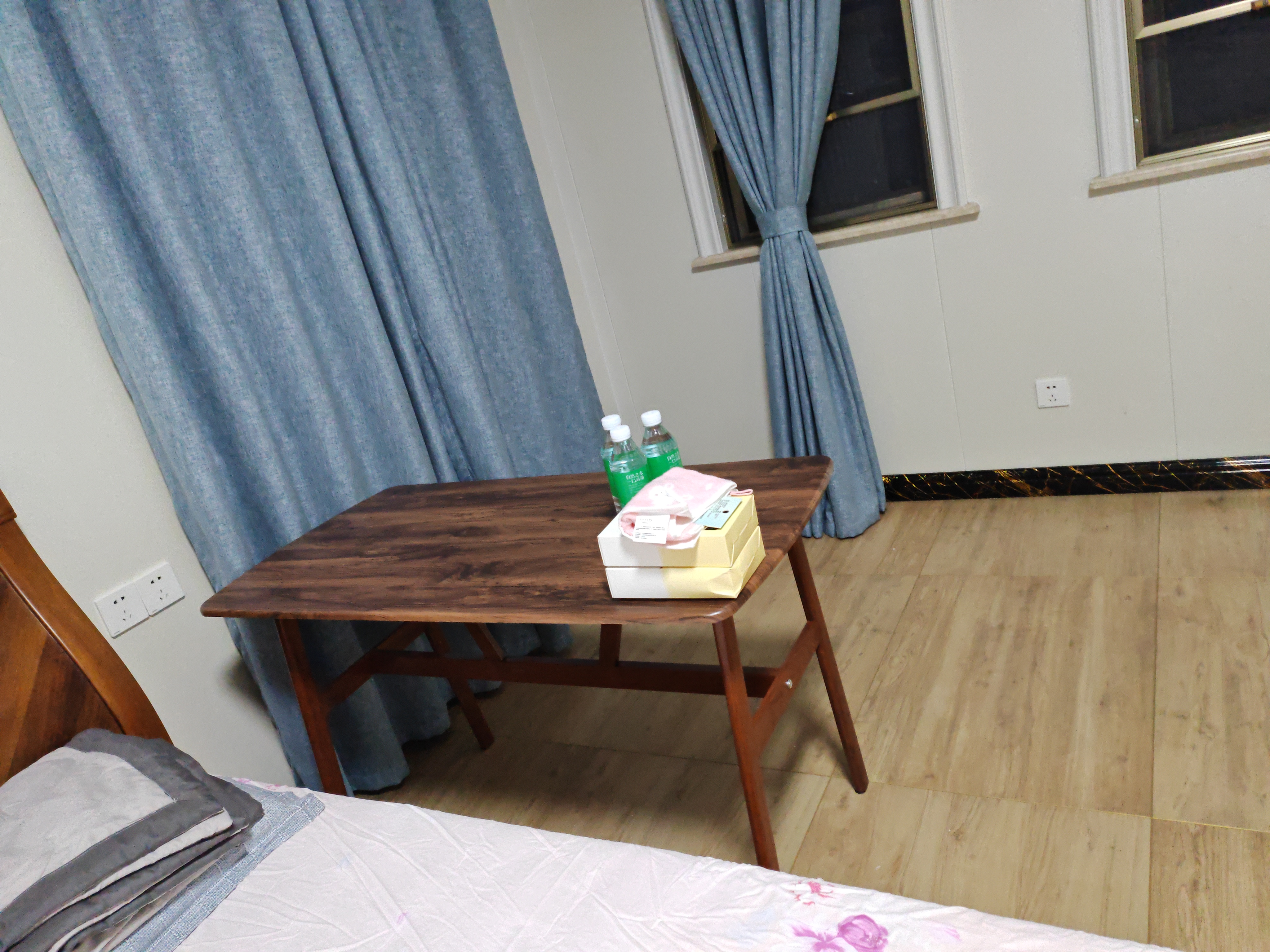 苡茉电脑桌卧室家用书桌办公桌子现代简约长方形工作台出租屋桌子胡2 实拍图