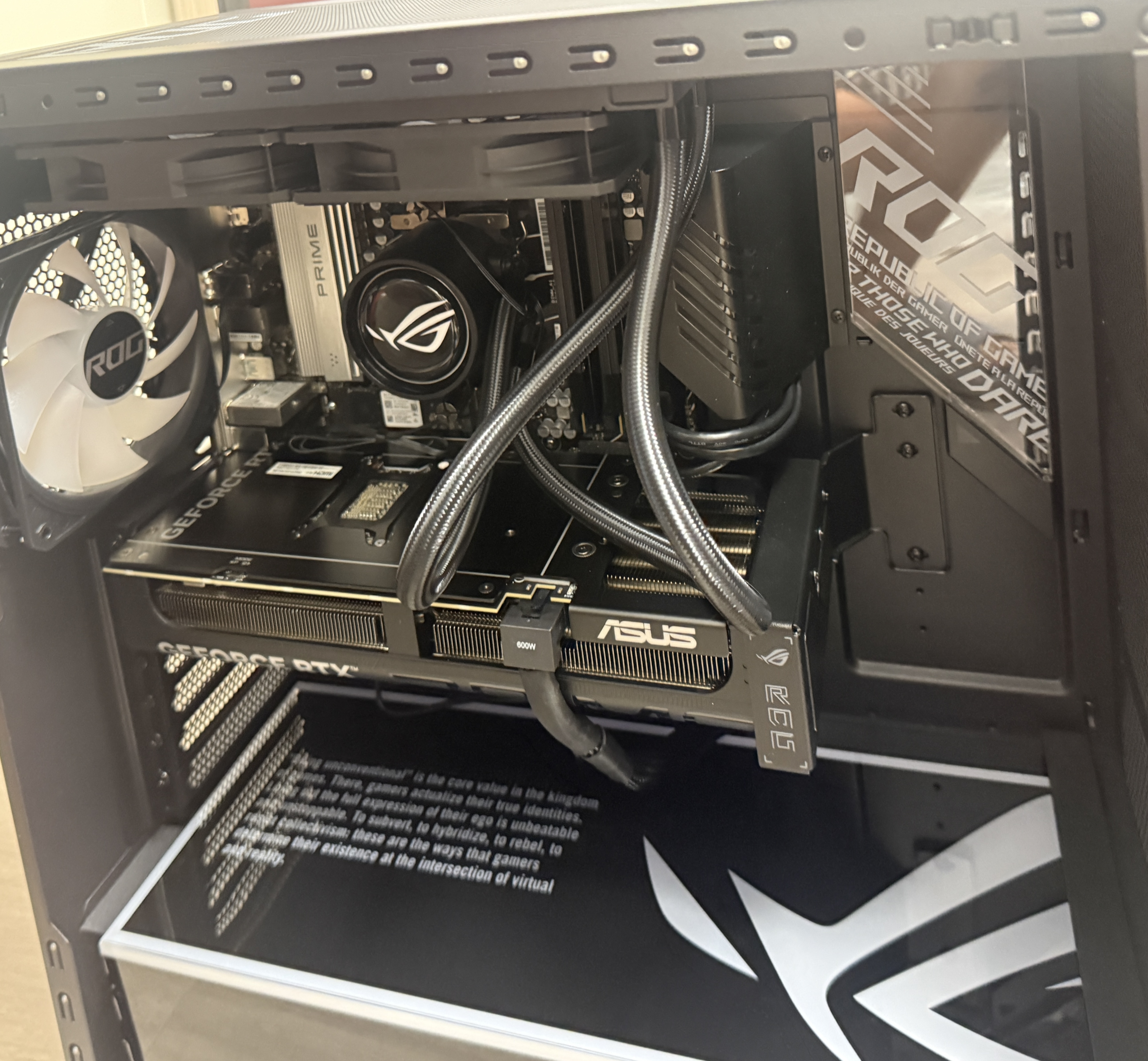 ROG魔霸9X 台式机游戏主机游戏电竞(R7-9800X3D RTX5070TI 16GB显卡 32G DDR5 1TB SSD ) 实拍图