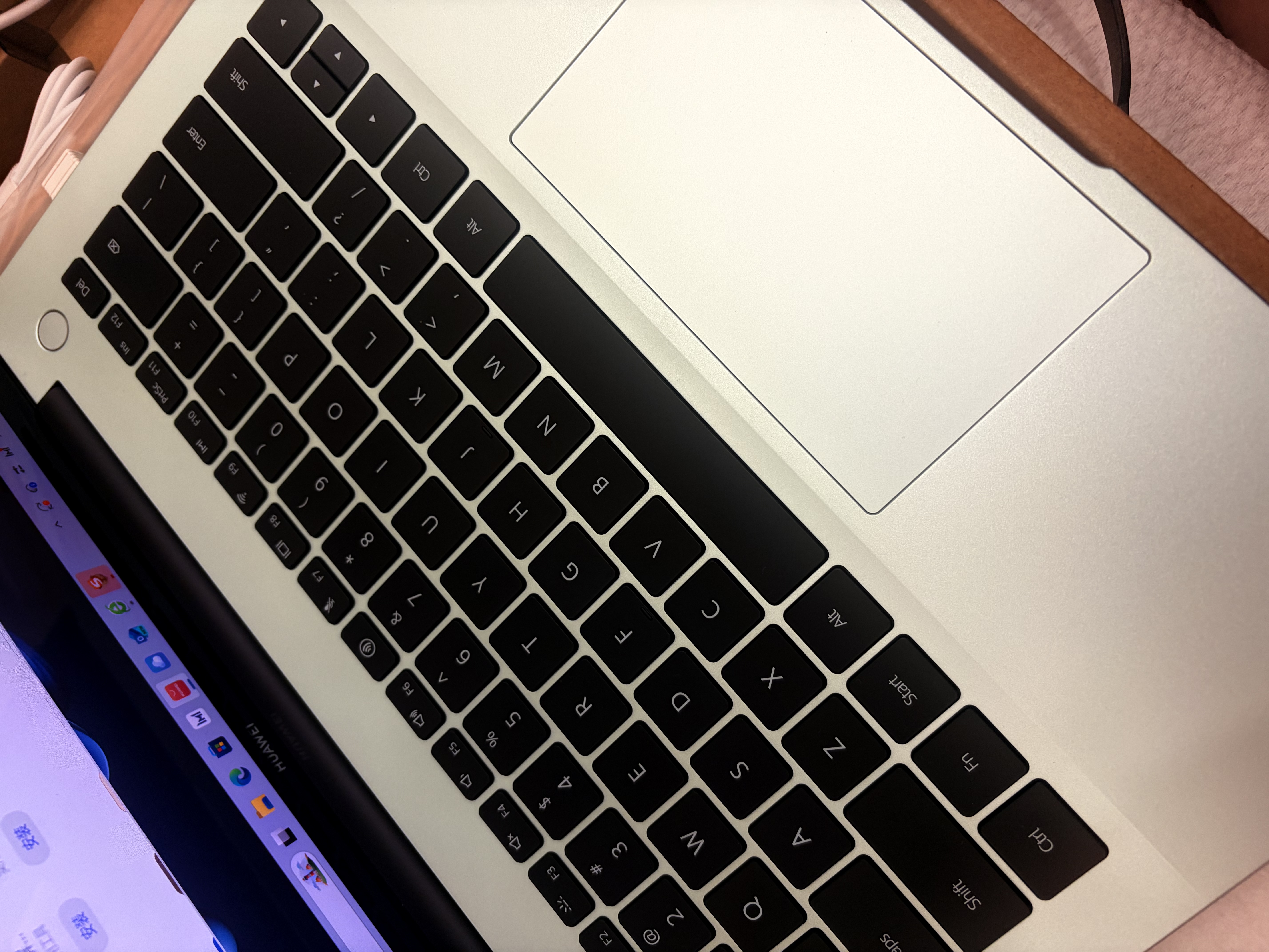 华为（HUAWEI）MateBook 14 笔记本电脑 Linux 2.8K触控屏Ultra 5 商务办公轻薄本 原野绿｜Ultra 5 16G 1TB触屏 店铺预装Windows版 实拍图