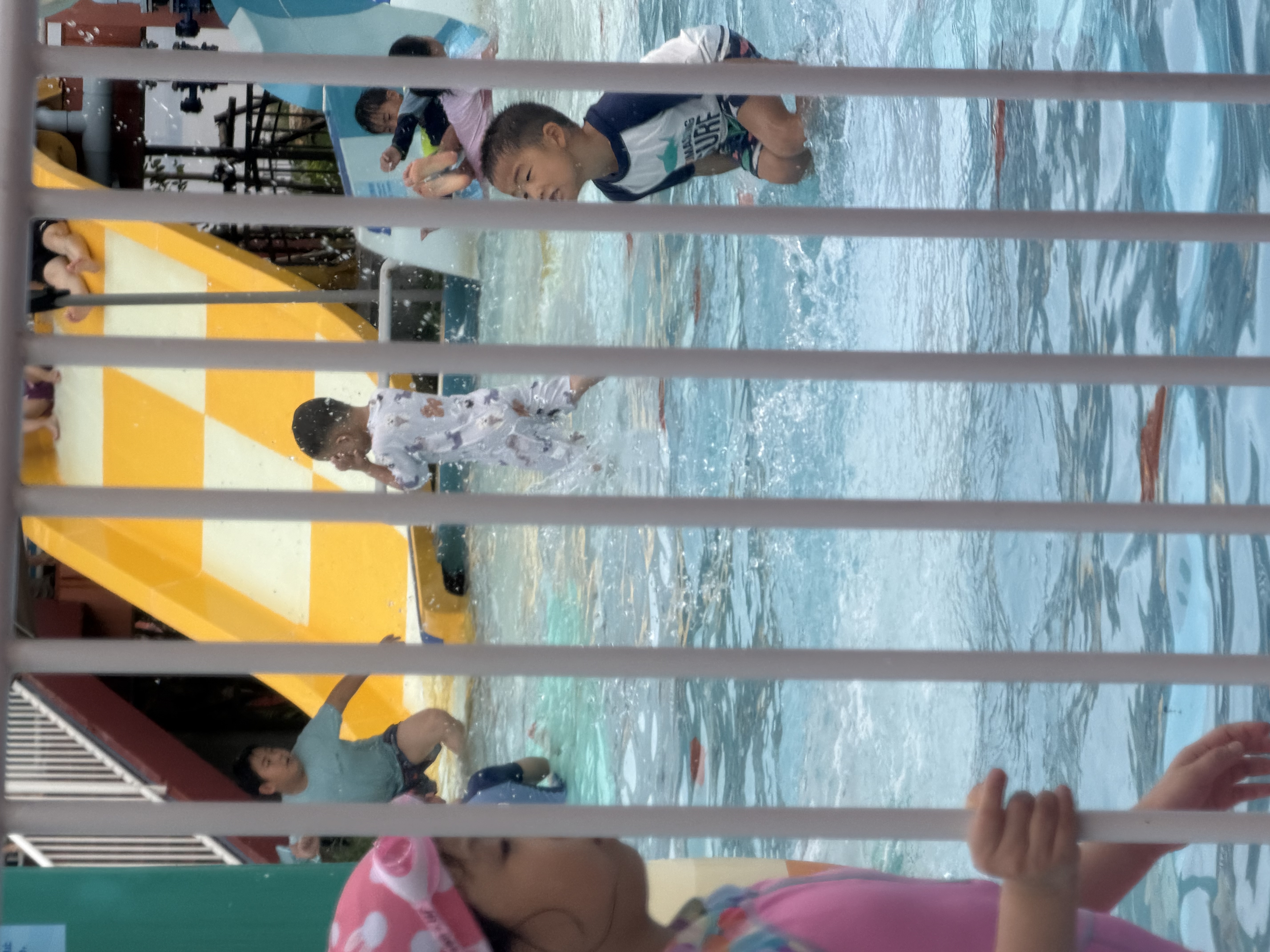 欢喜小熊儿童泳衣夏季短袖沙滩连体泳衣送泳帽男童新款游泳婴儿泳装 实拍图