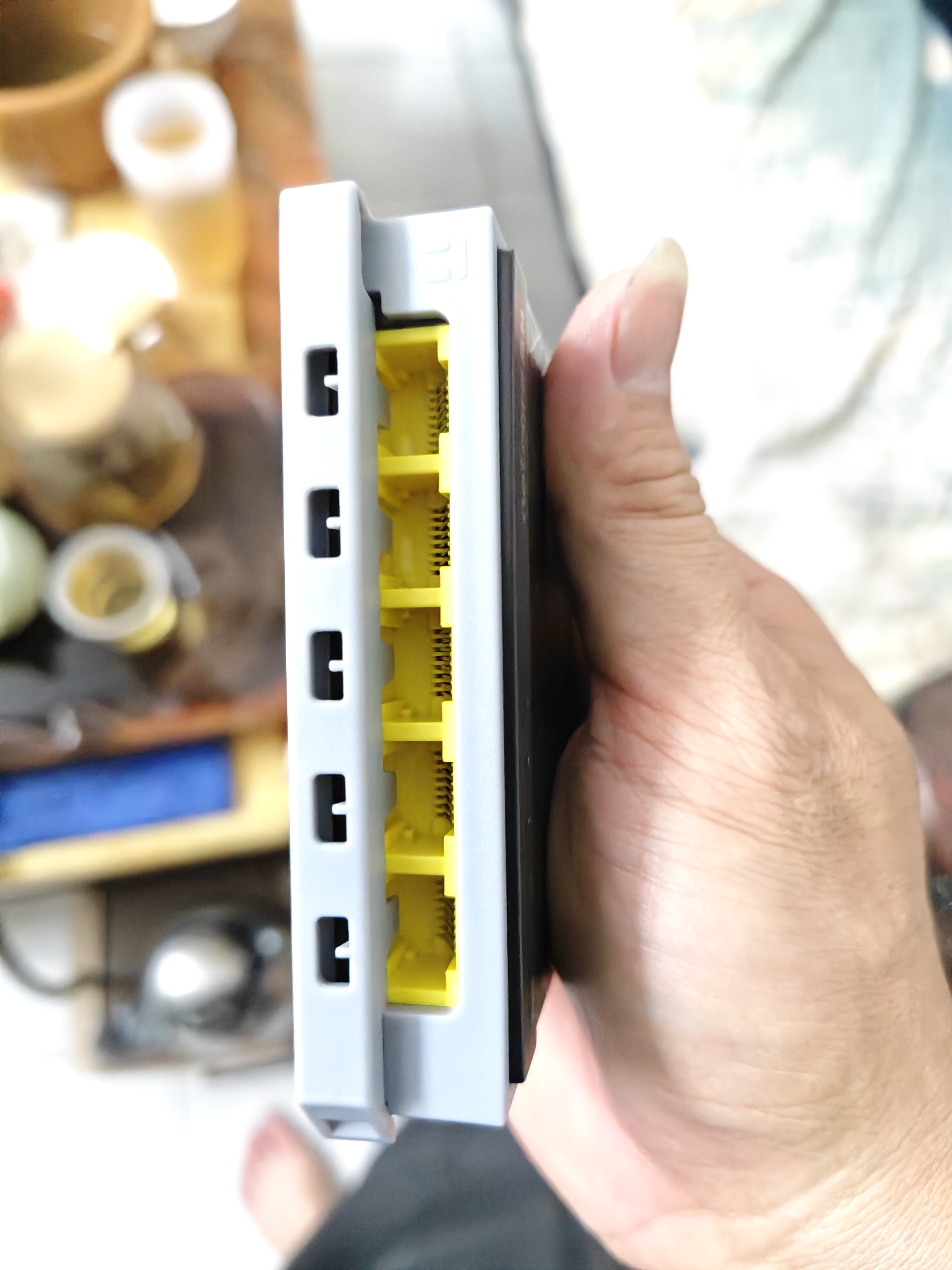 磊科（netcore）S5G 5口千兆交换机 一分四 4口企业级交换器 监控网络家用宿舍以太网安全扣网线分线器 兼容百兆 实拍图