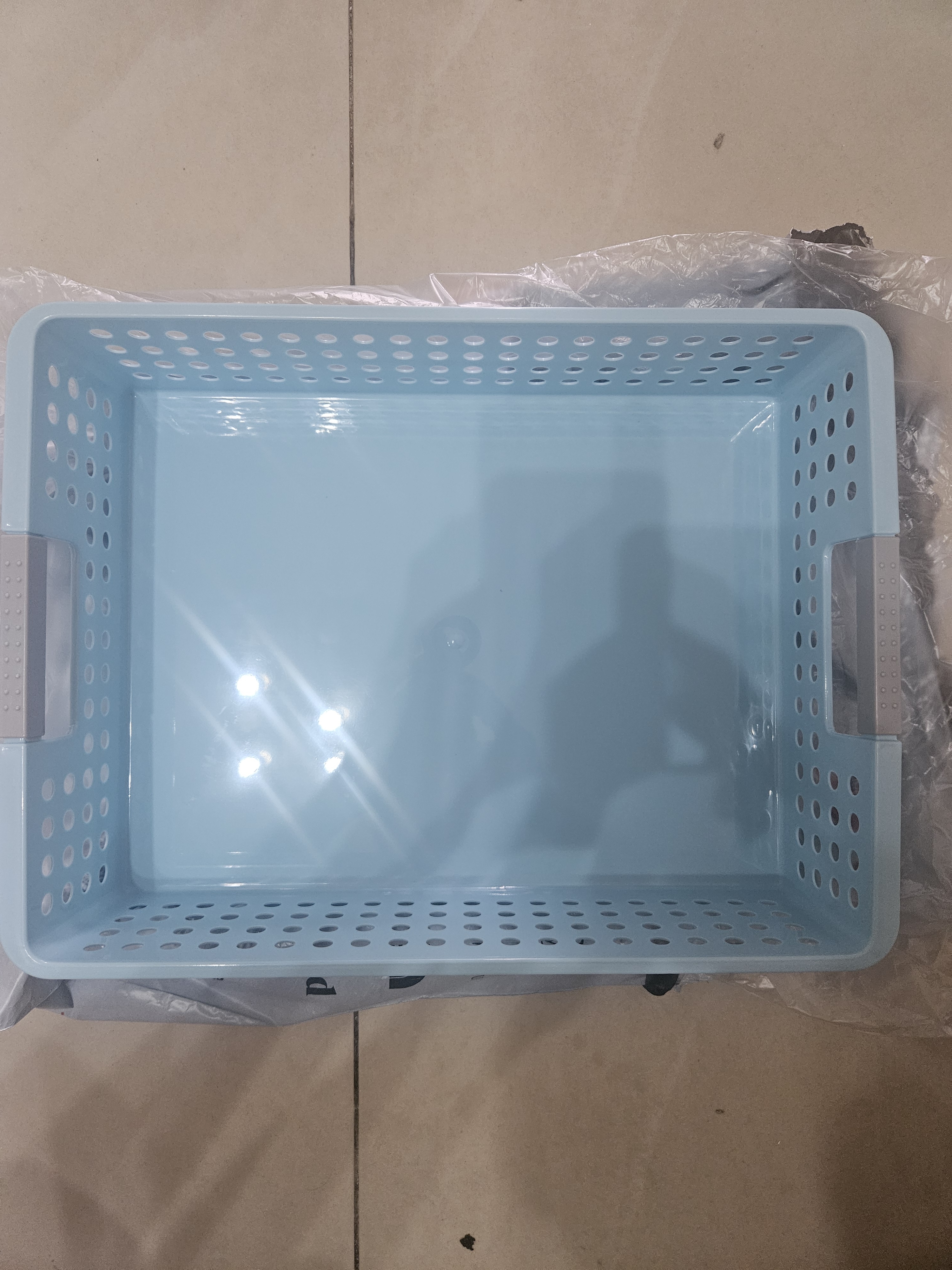 优必利 文件框文件篮财务单据资料收纳篮文件筐 镂空塑料资料框收纳筐小学生可放a4纸 1个 8902蓝色 实拍图