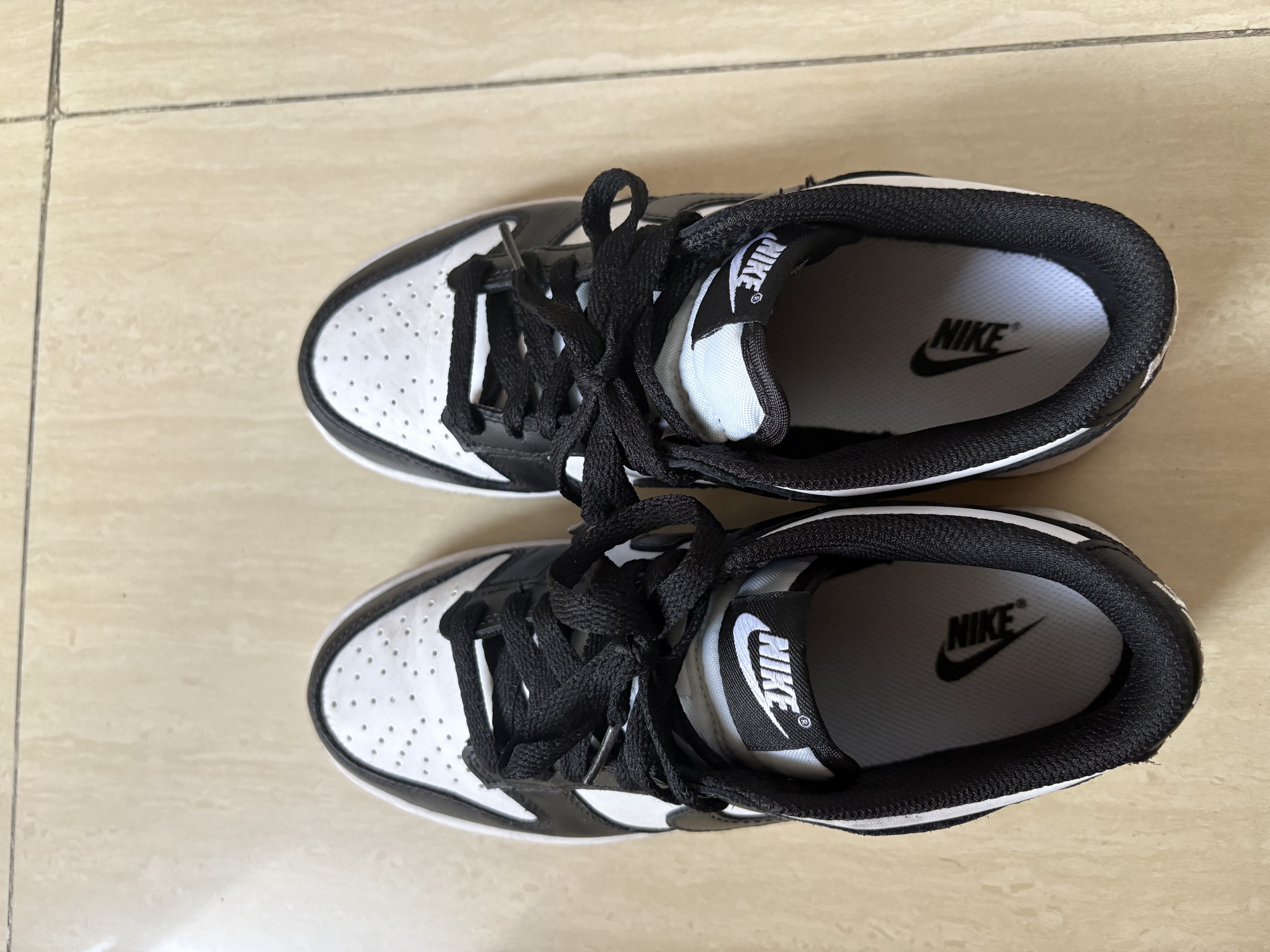 耐克NIKE女子休闲板鞋 DUNK 百搭大童运动鞋CW1590-100白黑37.5 实拍图