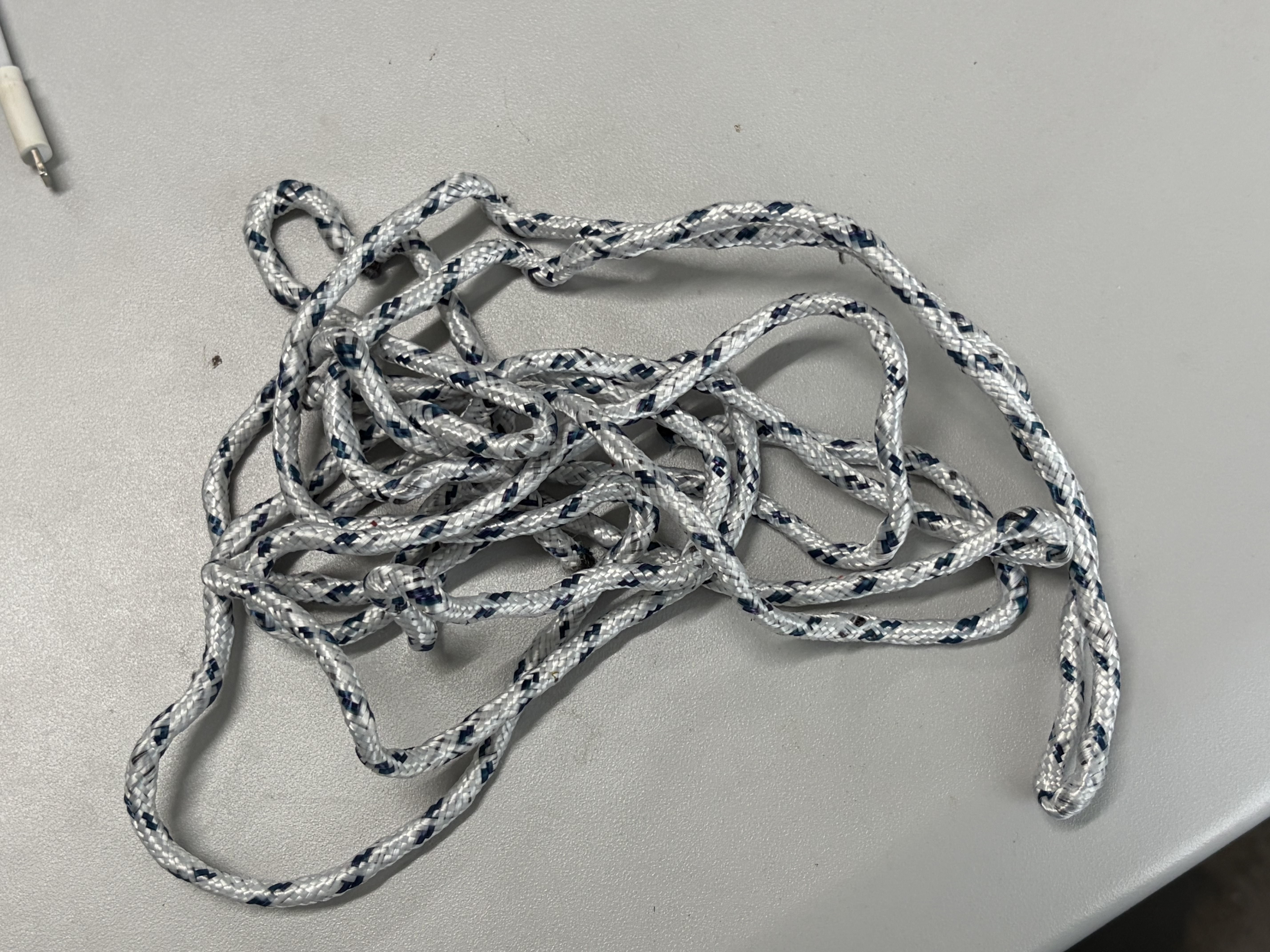 【京东物流】加粗尼龙晾衣绳晒衣绳捆绑汽车用品其它功能小件 3米【颜色随机】 一条装 实拍图