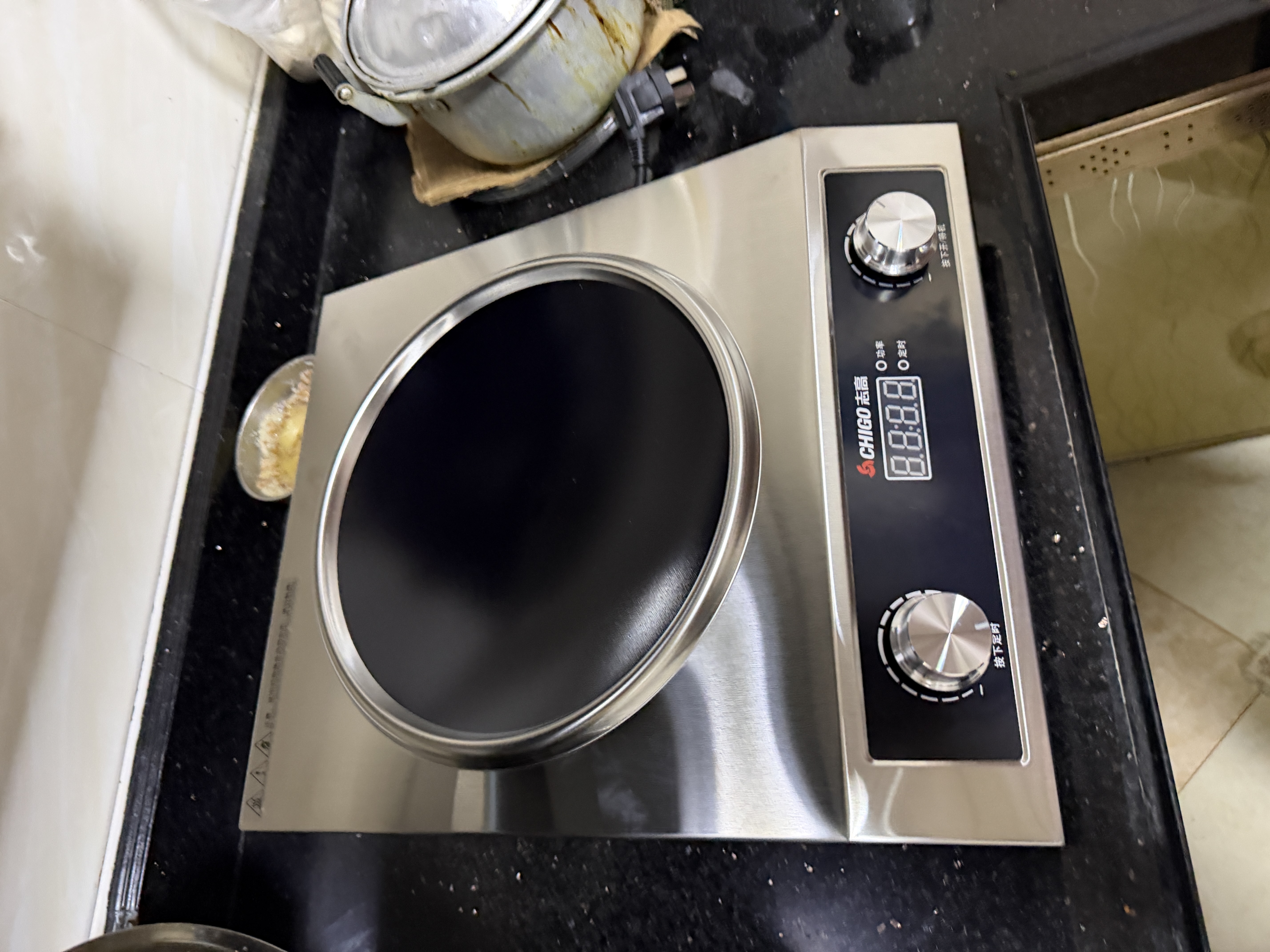 志高（CHIGO）商用电磁炉3500W大功率电磁炉凹面电磁炉猛火爆炒炉电池炉电磁灶电炒炉大锅灶炒菜炉 不锈钢款丨3500W丨旋钮凹面 G358 实拍图