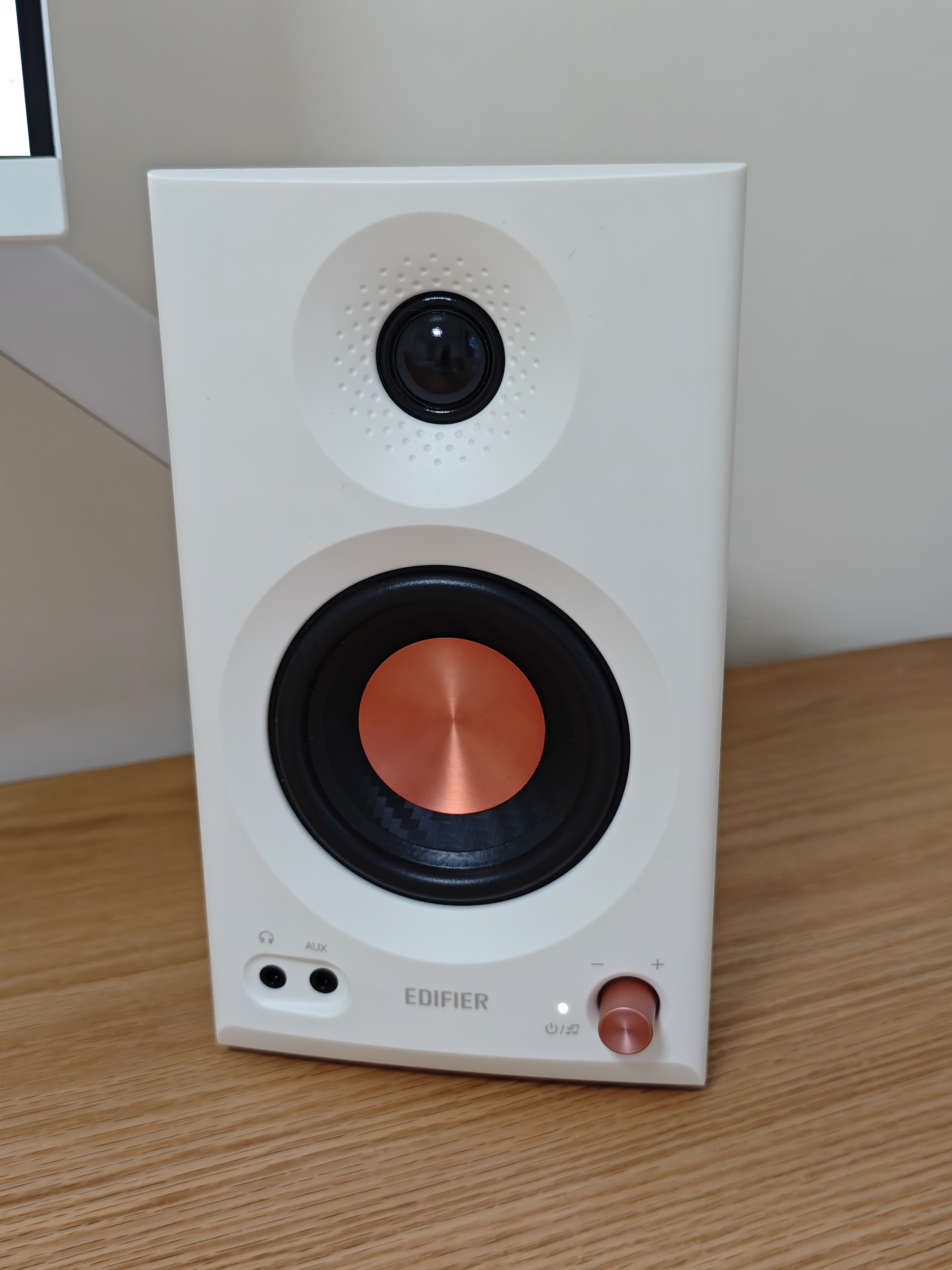 漫步者（EDIFIER）MR3BT无线蓝牙音箱2.0 高保真HIFI音质 电脑电视音响 桌面音响 白色 实拍图
