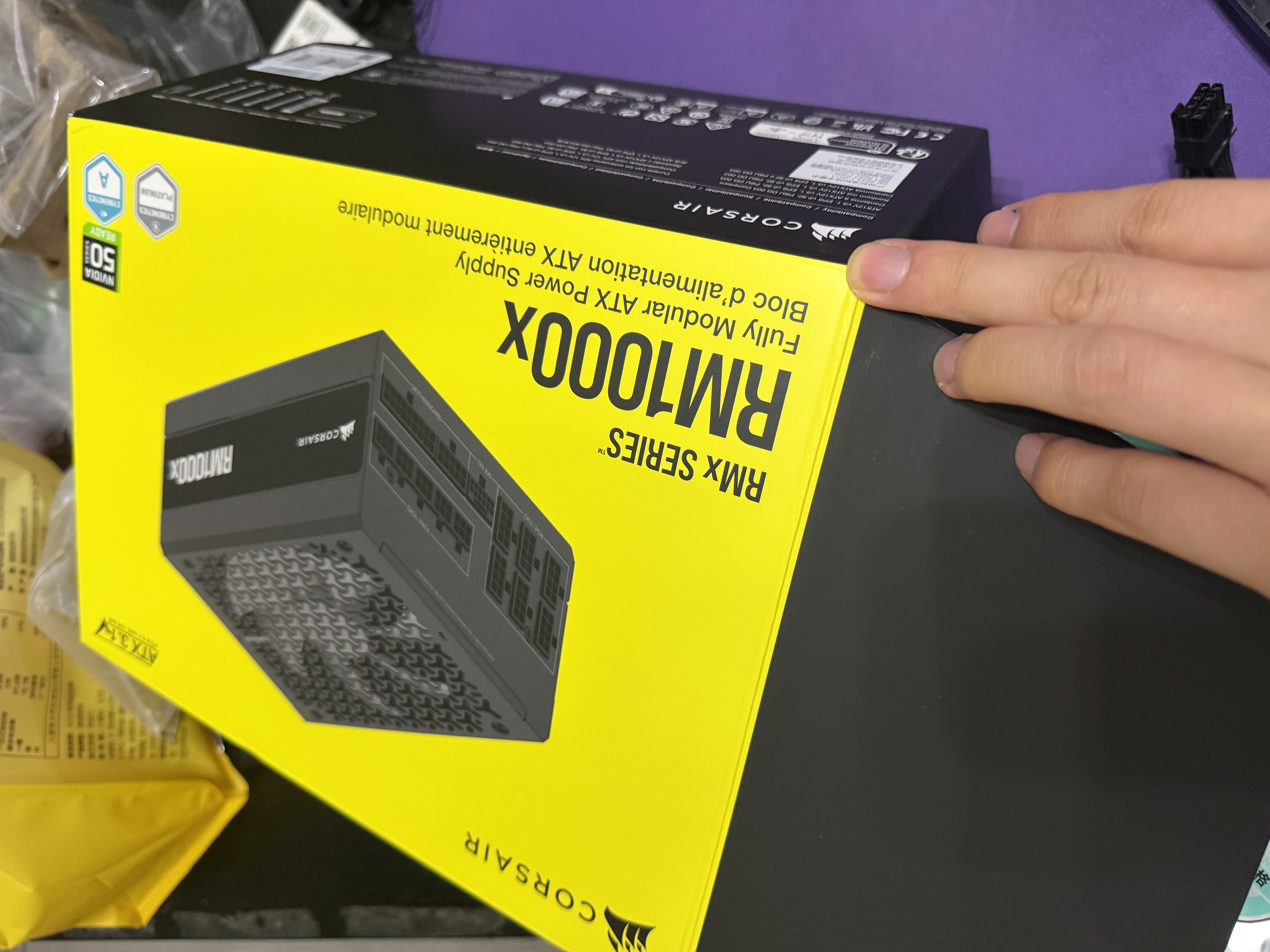 美商海盗船RM1000x 1000W金牌全模组电源 ATX3.1/PCIe5.1/12V-2×6/全日系电容/低噪音 支持5090/9070显卡 实拍图
