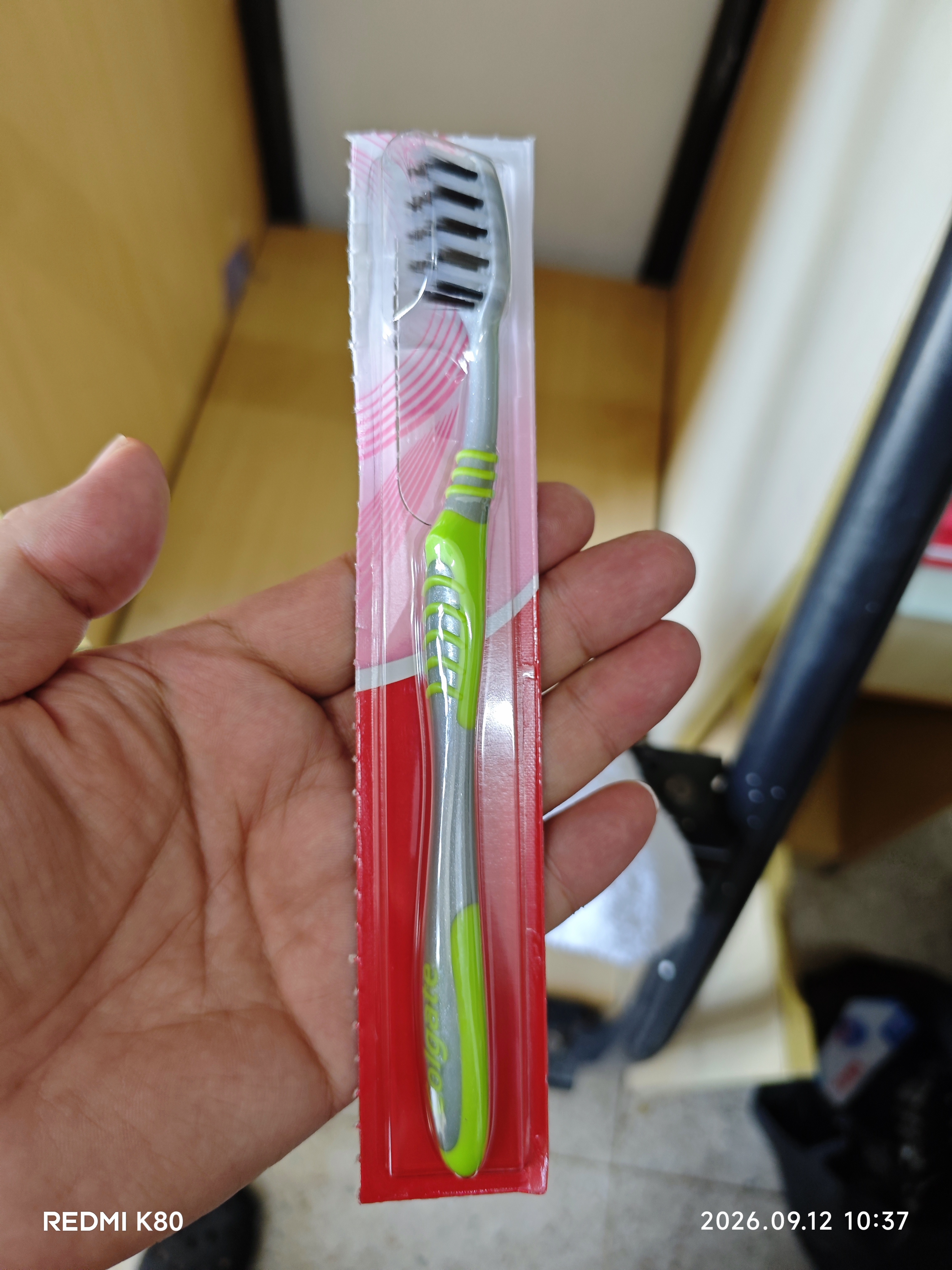 高露洁（Colgate）牙刷软毛超洁纤柔牙刷成人深层清洁独立包装3支 实拍图