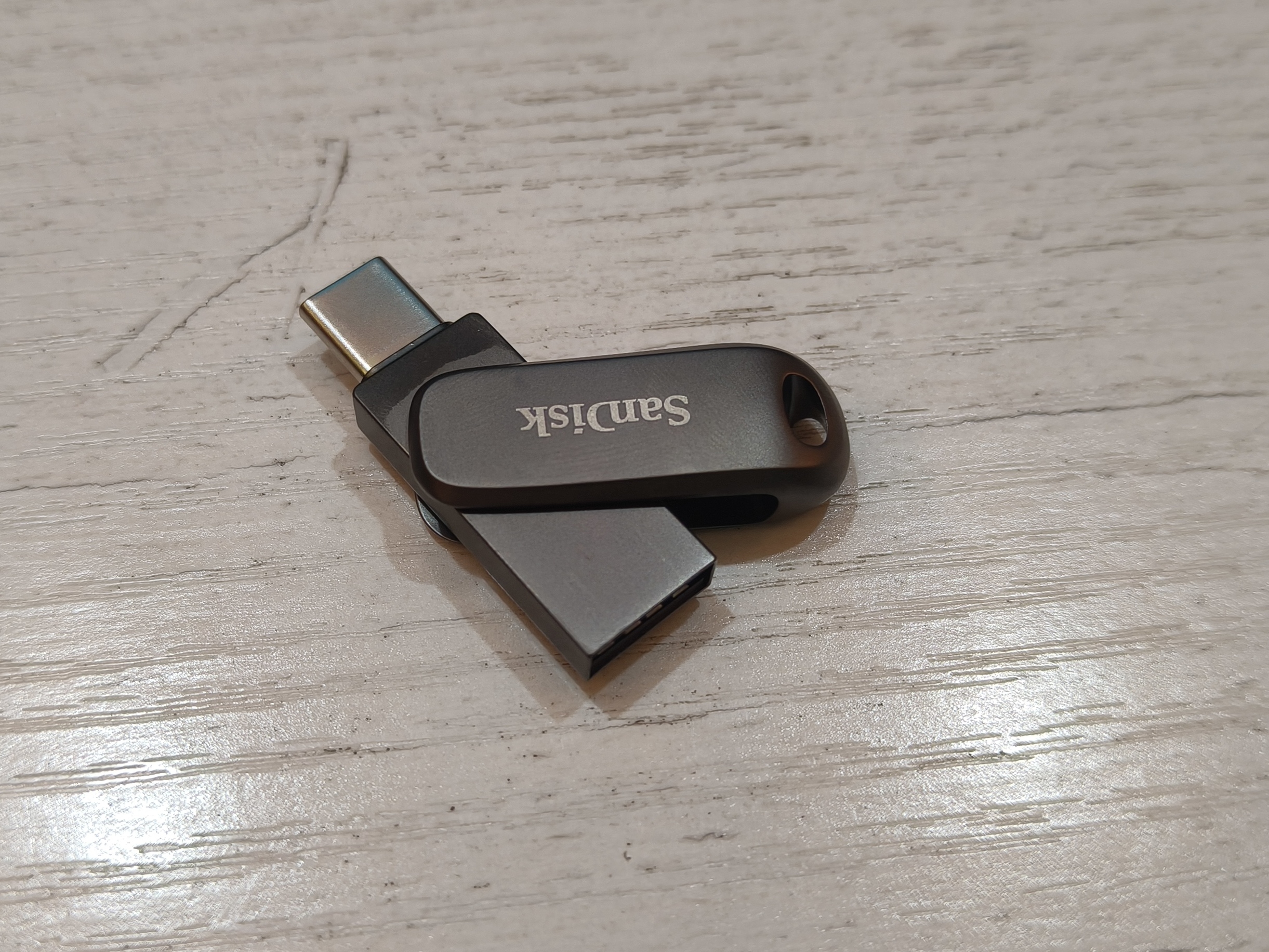 Sandisk闪迪256GB Type-C USB3.2 手机U盘 DDC4深空灰 读速400MB/s 自动备份 双接口优盘 手机平板电脑通用 实拍图