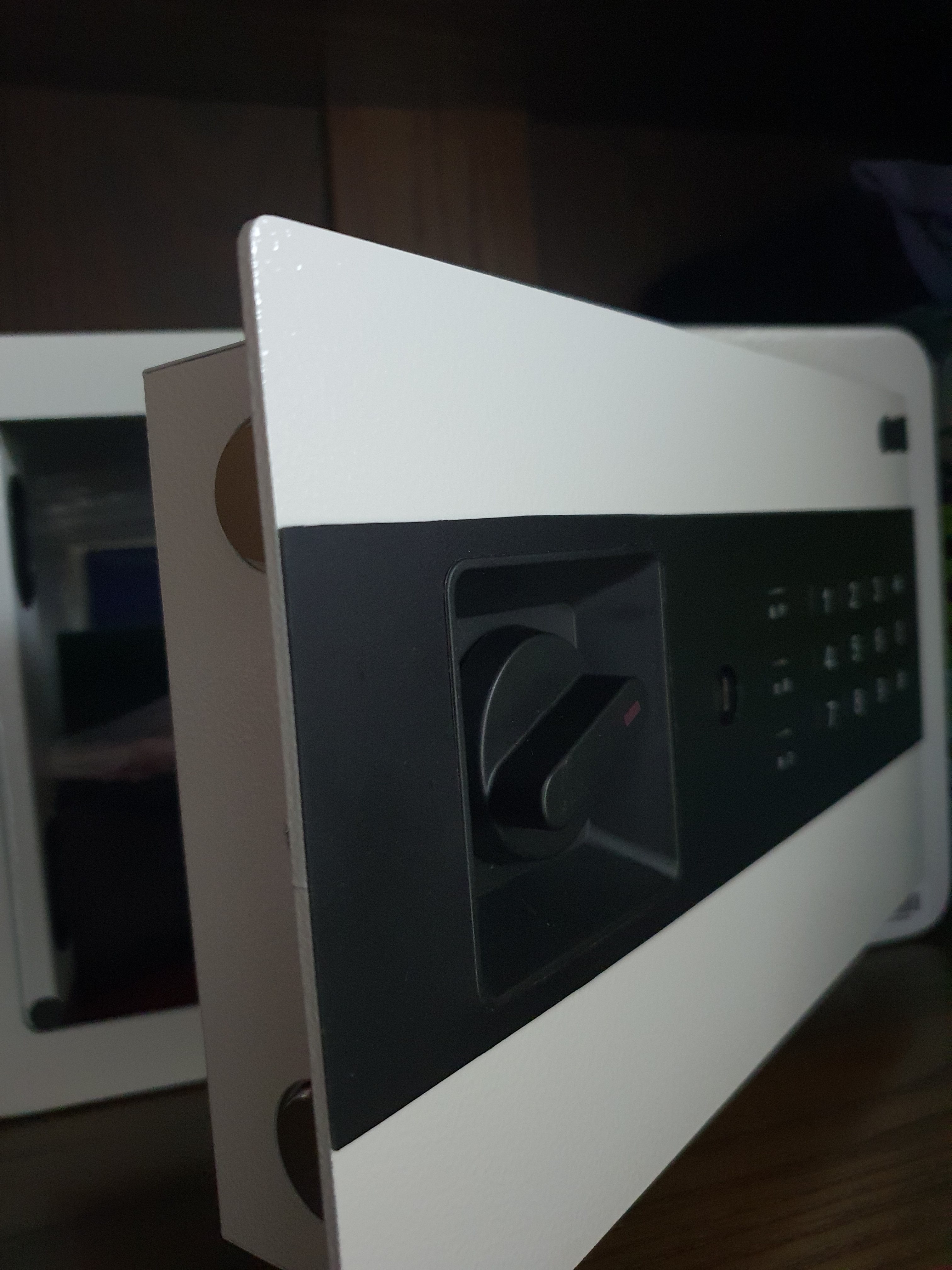 得力（deli）家用电子密码保险箱办公财务专用小型文件柜入墙入柜保密柜可固定安装 20cm雅白 实拍图