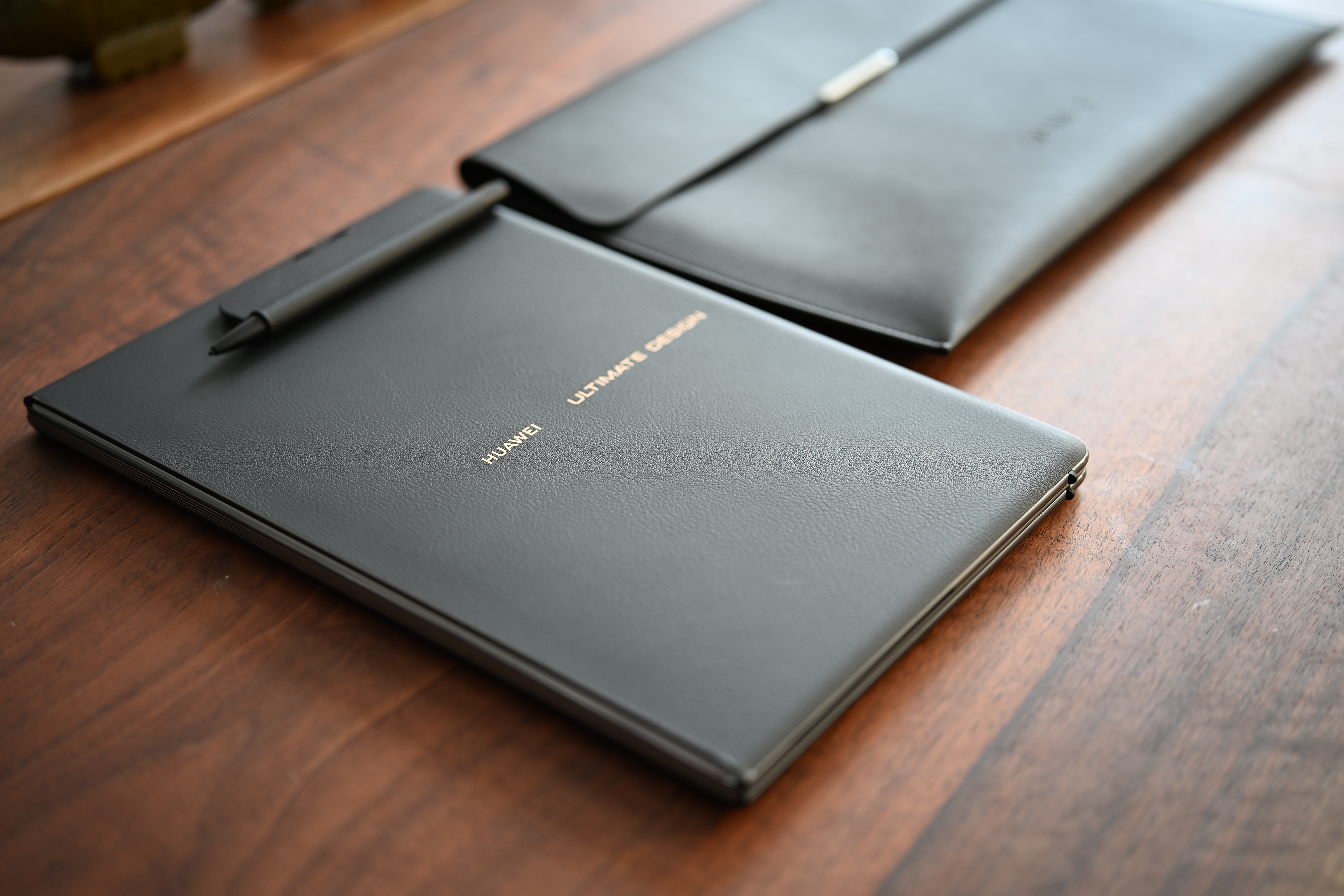 华为MateBook Fold 非凡大师 麒麟X90 Plus 鸿蒙折叠电脑 智慧手写 双层OLED轻薄本 32GB 2TB幻影黑 实拍图