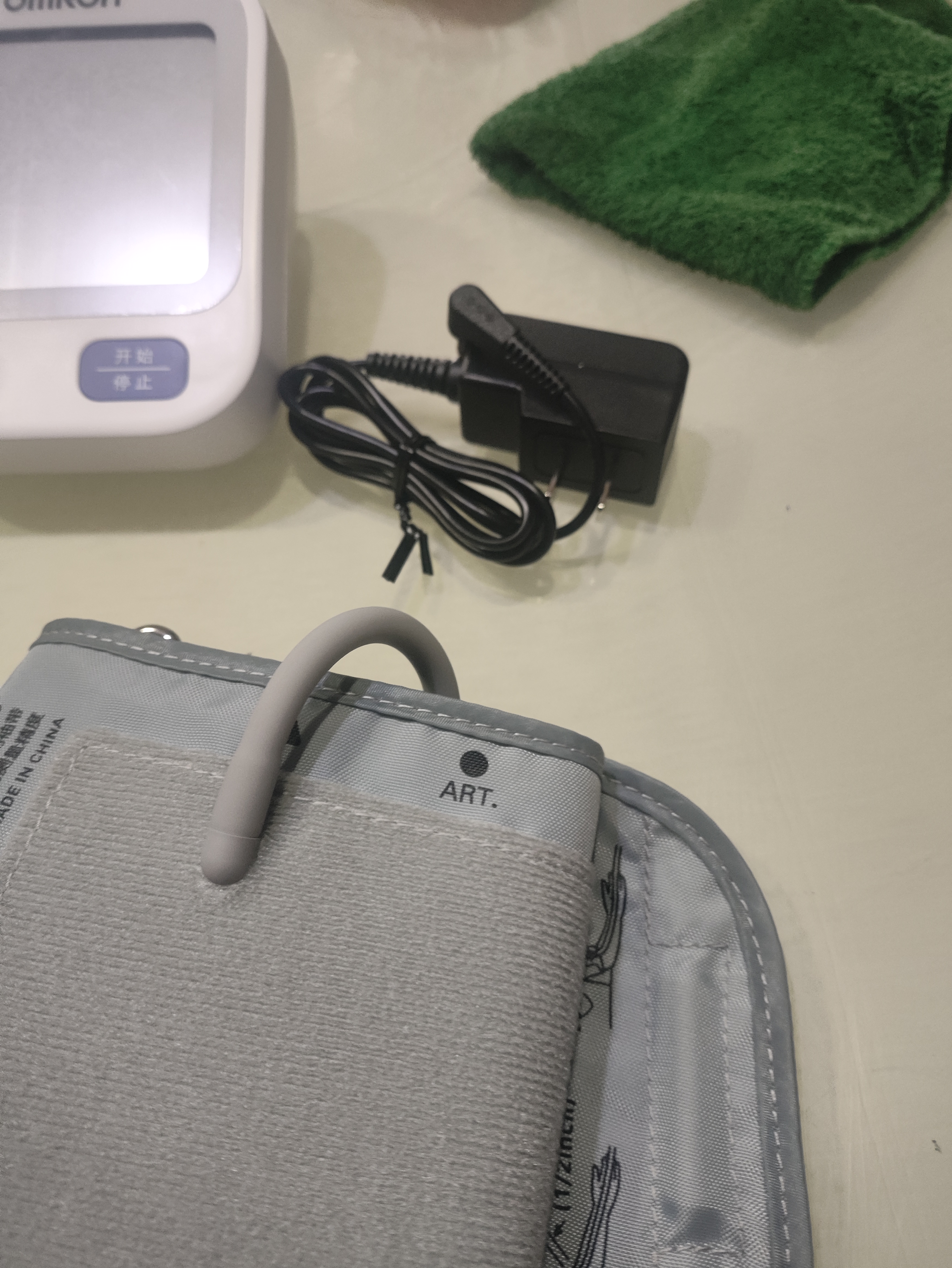 欧姆龙（OMRON）电源适配器 HHP-A2H01 实拍图