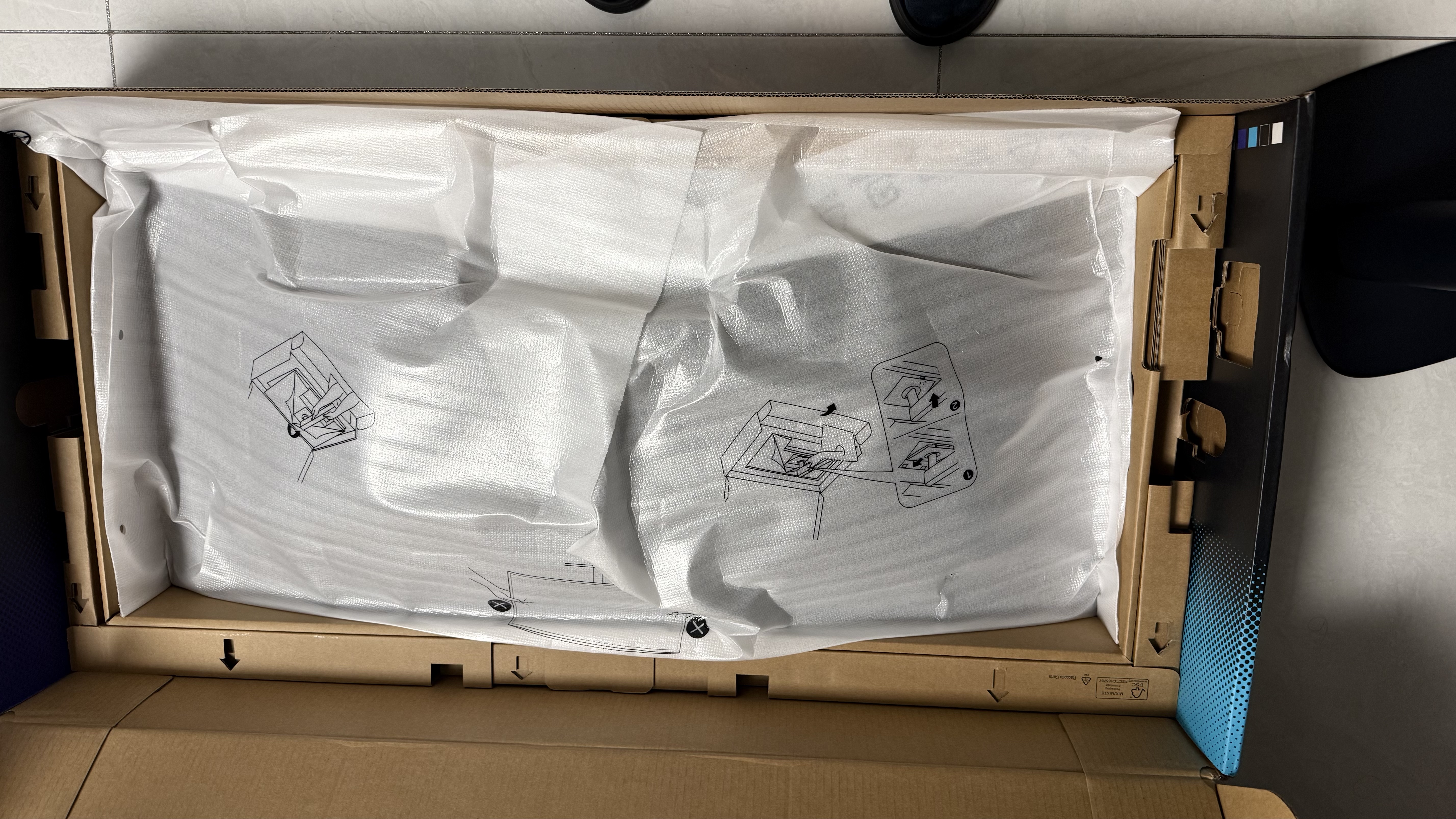 外星人（Alienware）39英寸 曲面电竞显示器5K 165Hz/WFHD 330Hz双模式 OLED 0.03ms 旋转升降支架游戏高刷屏 AW3926QW 实拍图