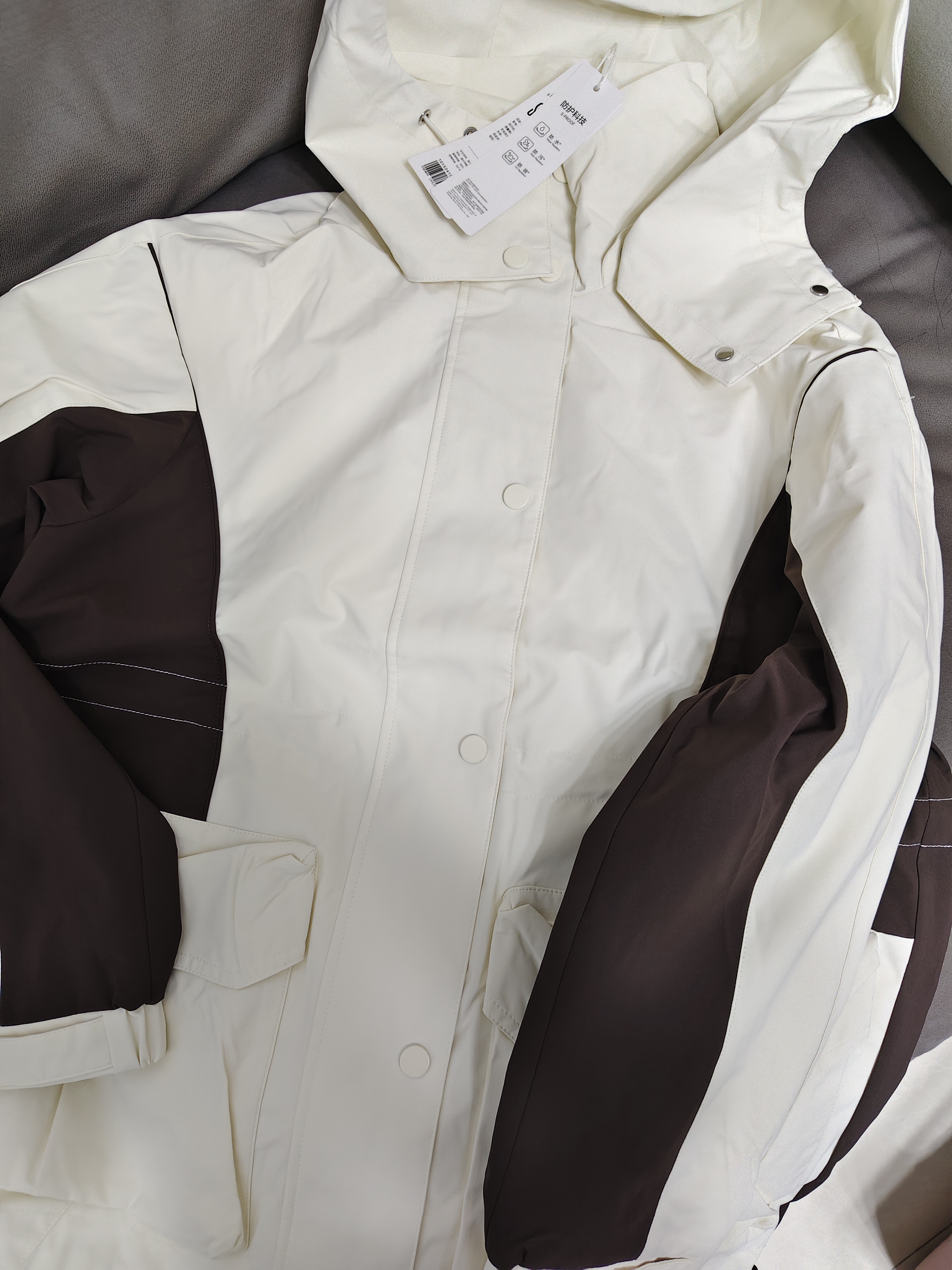 森马（Semir）[陈都灵同款]四防外套女中长款宽松撞色防护夹克秋装通勤户外上衣 白咖色调00415 S 【宽松版，建议拍小一码】 实拍图