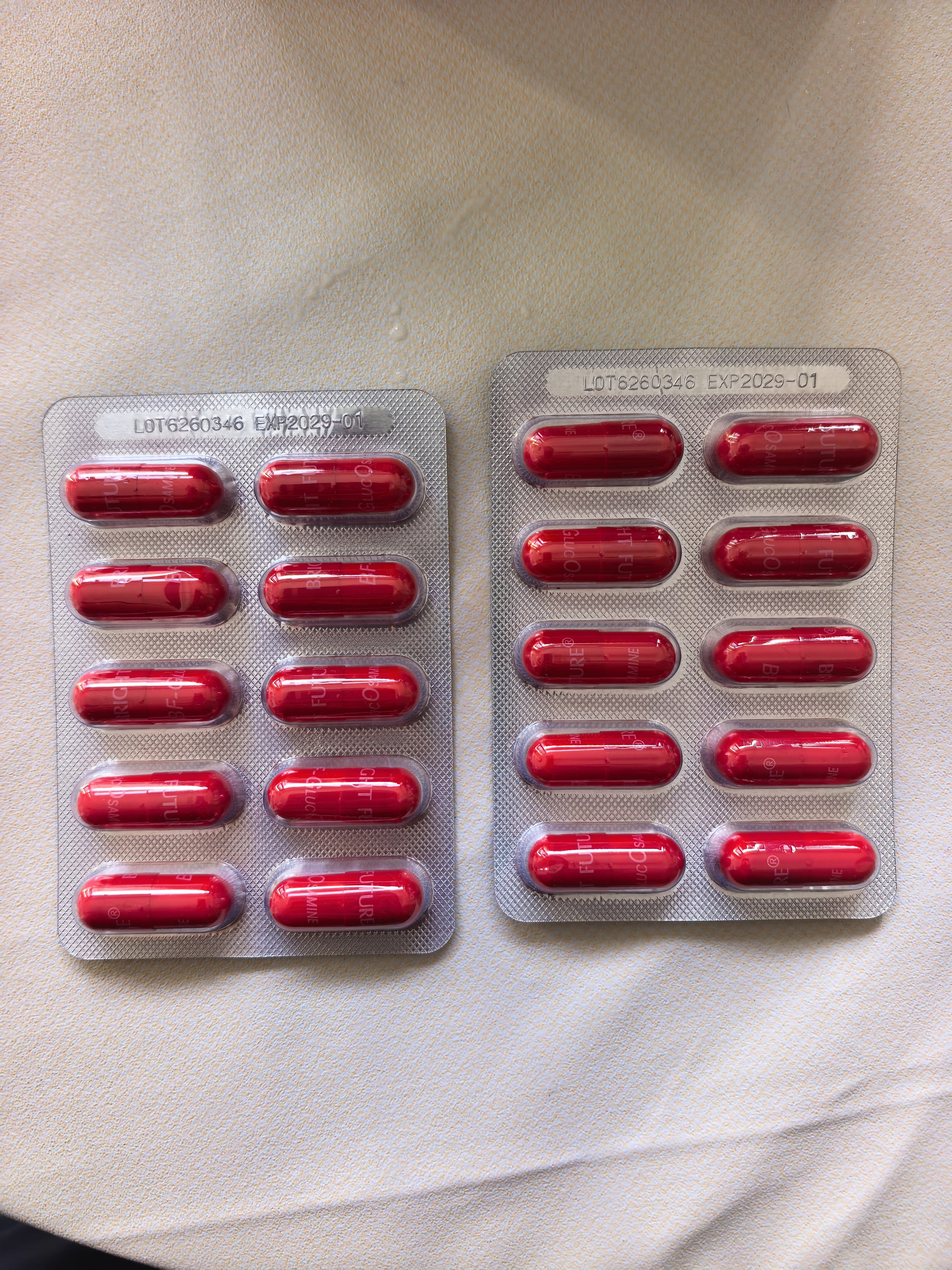 【香港制造】澳美制药奥泰灵盐酸氨基葡萄糖胶囊0.75g*180粒+奥泰灵活络油25ml*2瓶 治疗关节炎 祛风止痛 实拍图