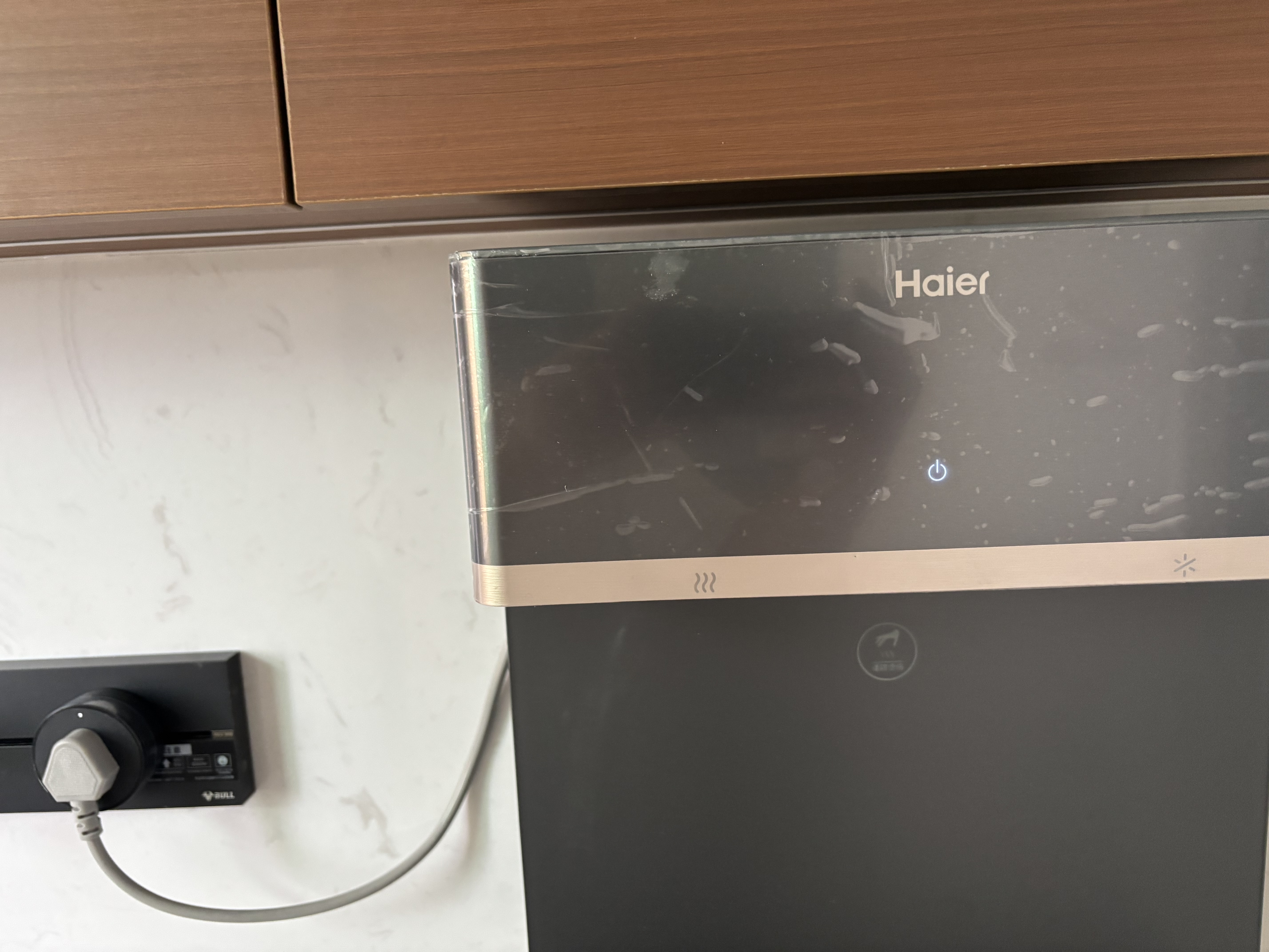 海尔（Haier）鲜活水管线机无水箱【升级自吸可接桶装水】家用直饮机100℃真沸腾UV杀菌饮水机冷热款HGDZ2572-U1 实拍图