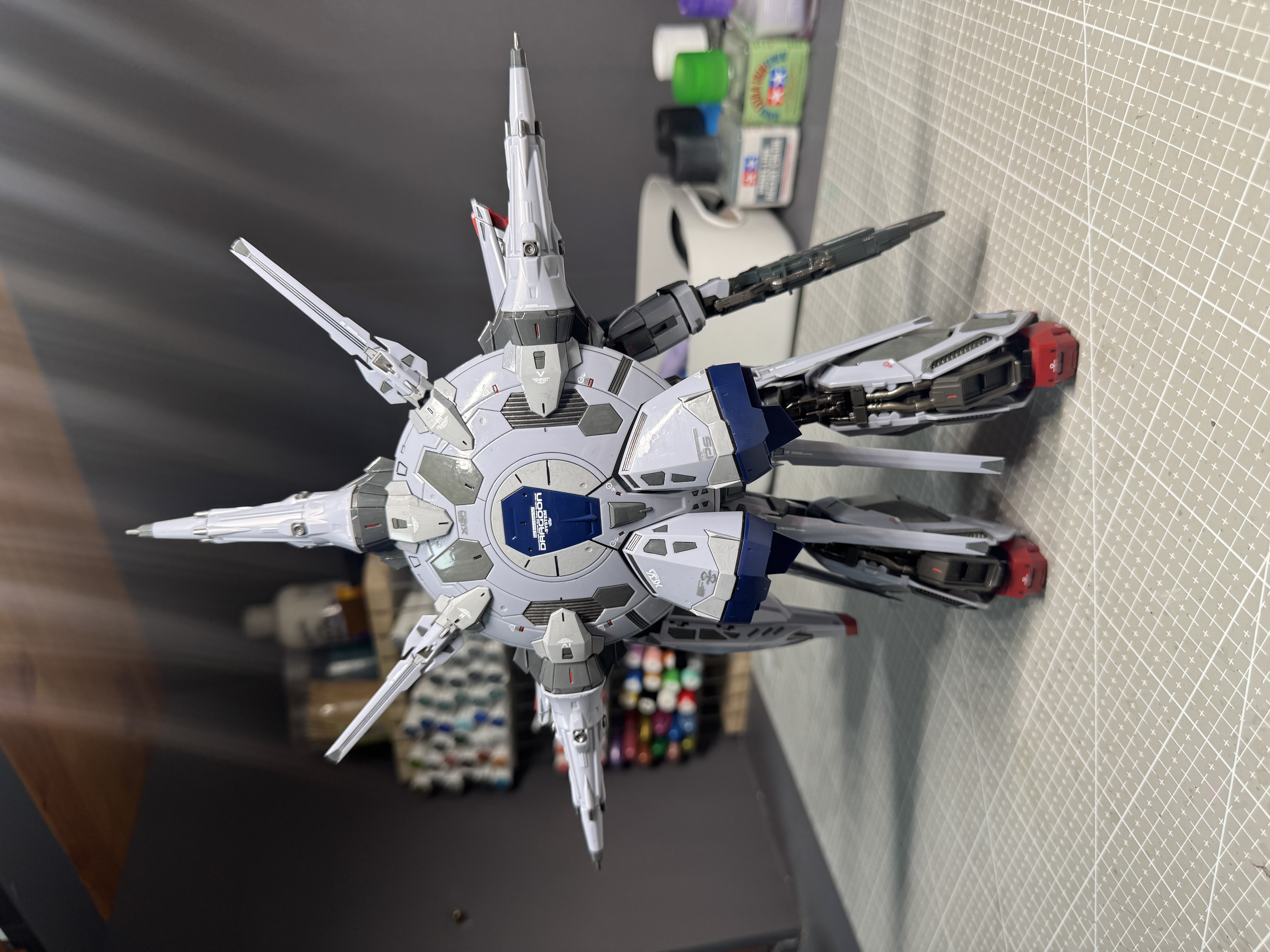 万代（BANDAI）MG 1/100 红彗星夏亚专用红渣古 VER.2.0 红扎古 拼装模型 实拍图