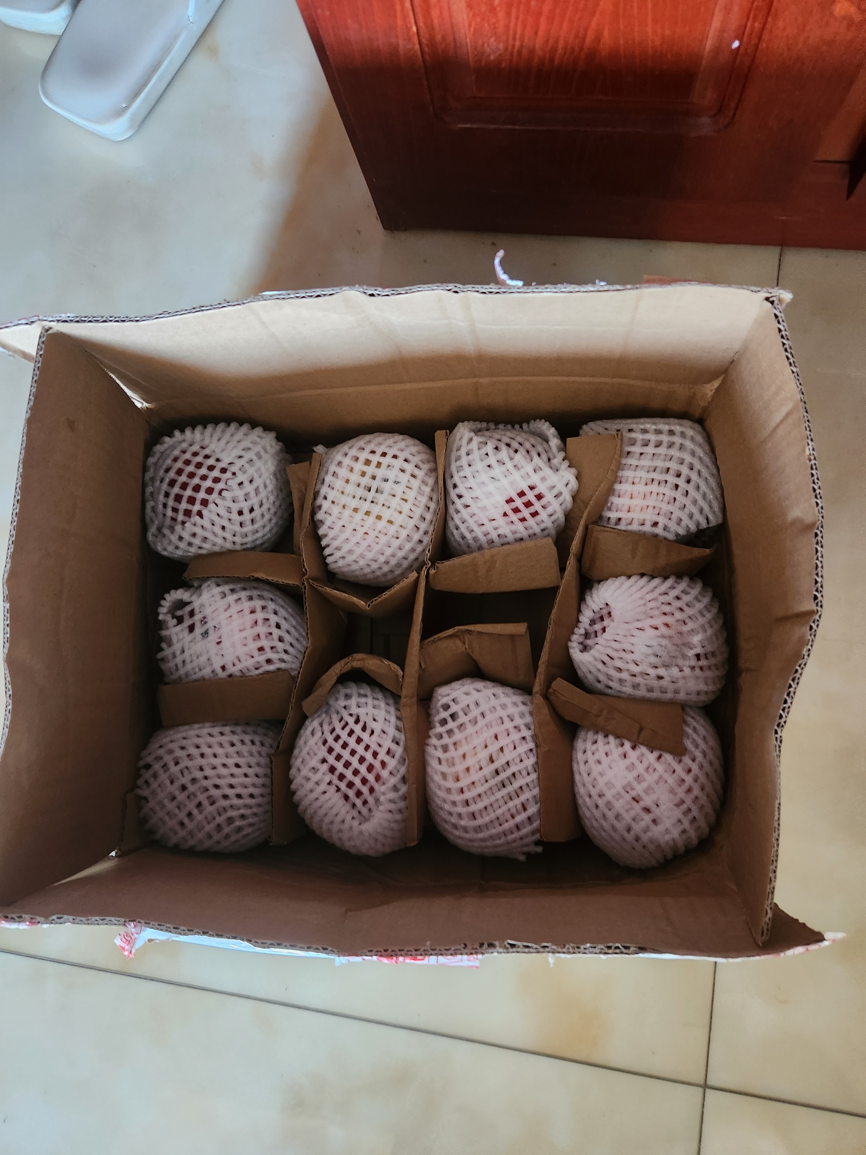 新西兰红玫瑰苹果进口queen苹果脆甜新鲜水果10个大标签随机 10个（单果175-195g） 实拍图
