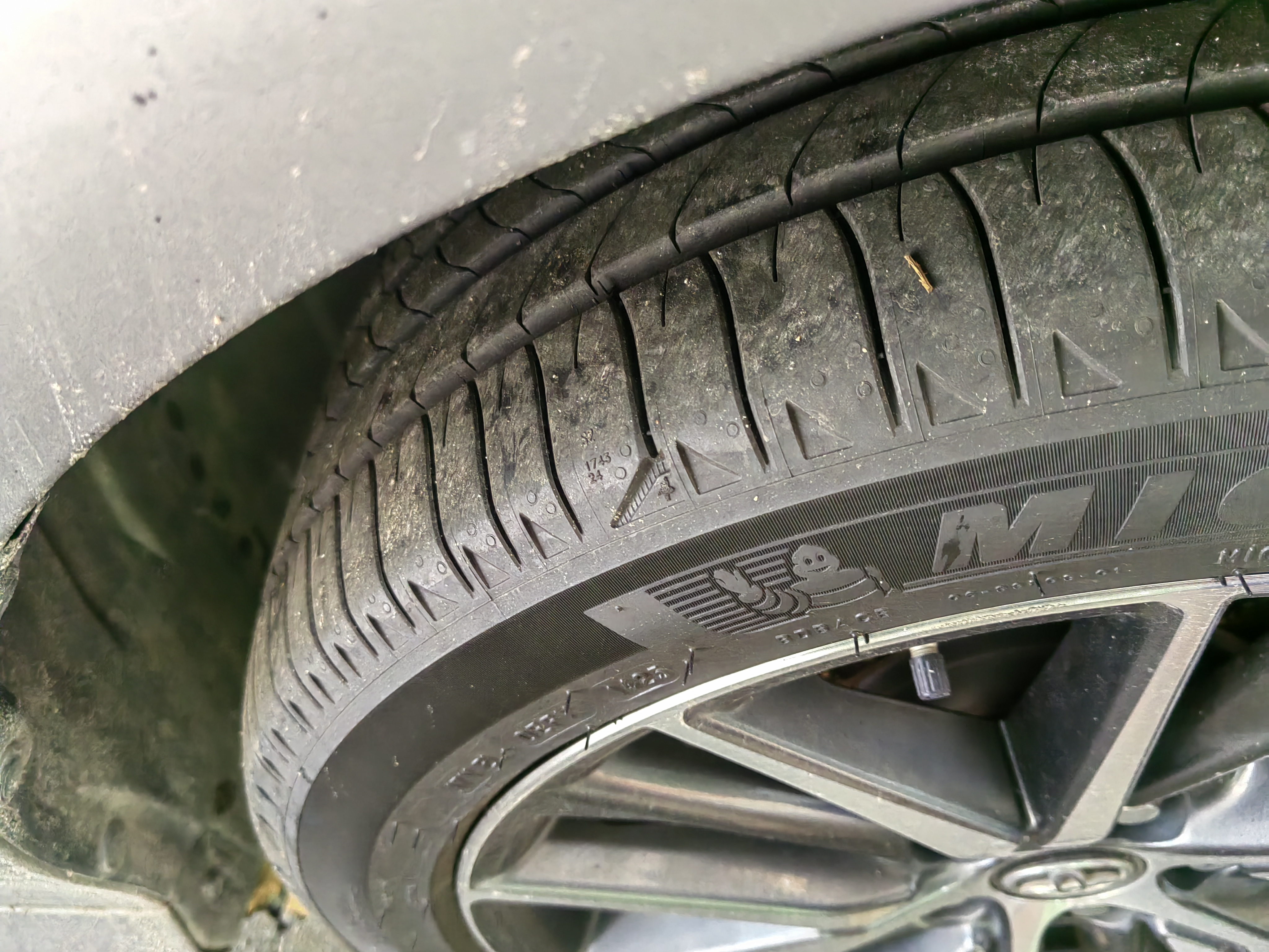 米其林（MICHELIN）【爆款清仓】汽车轮胎 235/45R18 98W 耐越 适配蒙迪欧/凯美瑞 实拍图