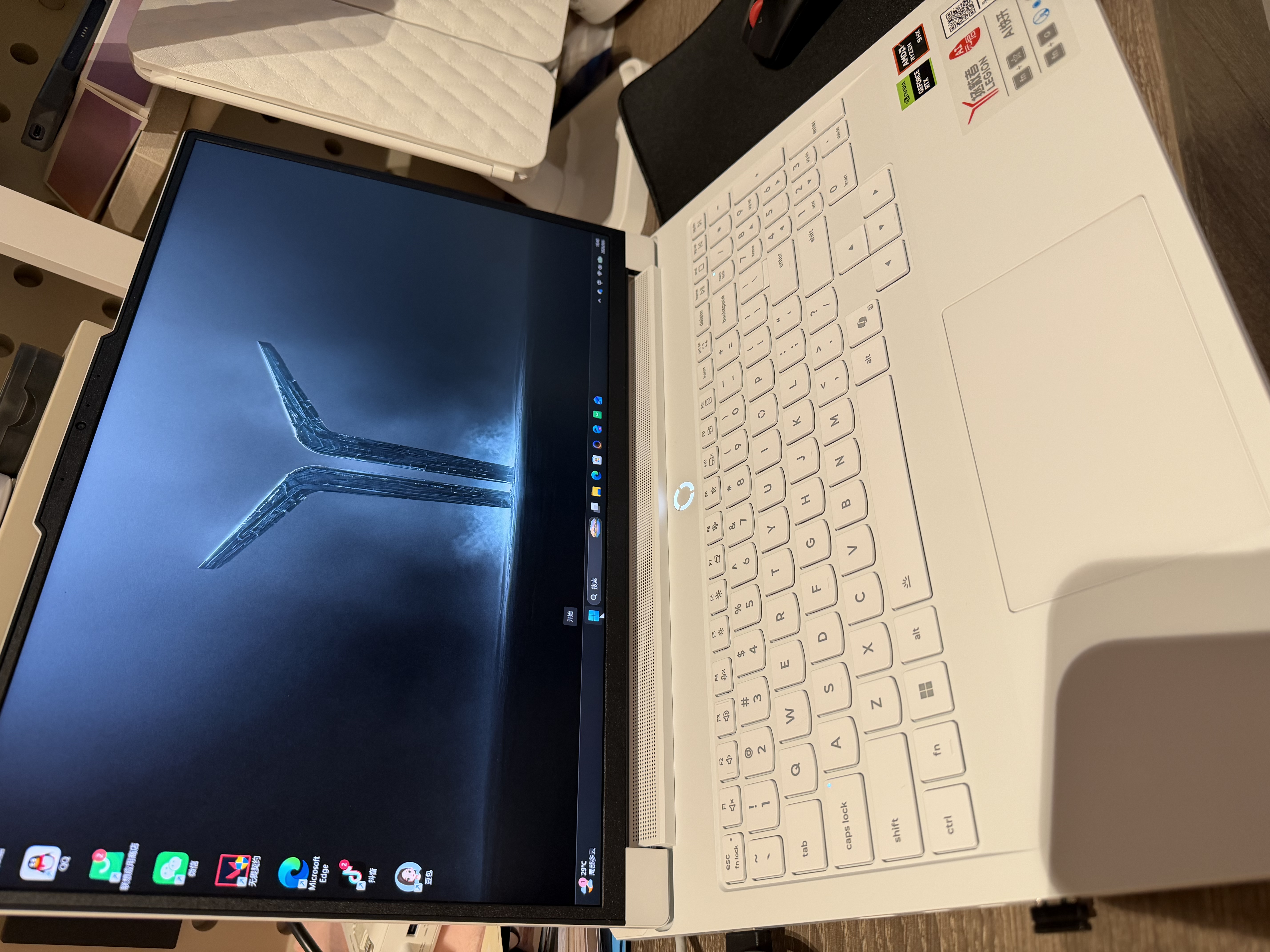 联想拯救者R9000P 2026 电竞游戏本笔记本电脑(锐龙 9 8945HX 16G 1T RTX5060 2.5K 240Hz 白)国家补贴 实拍图