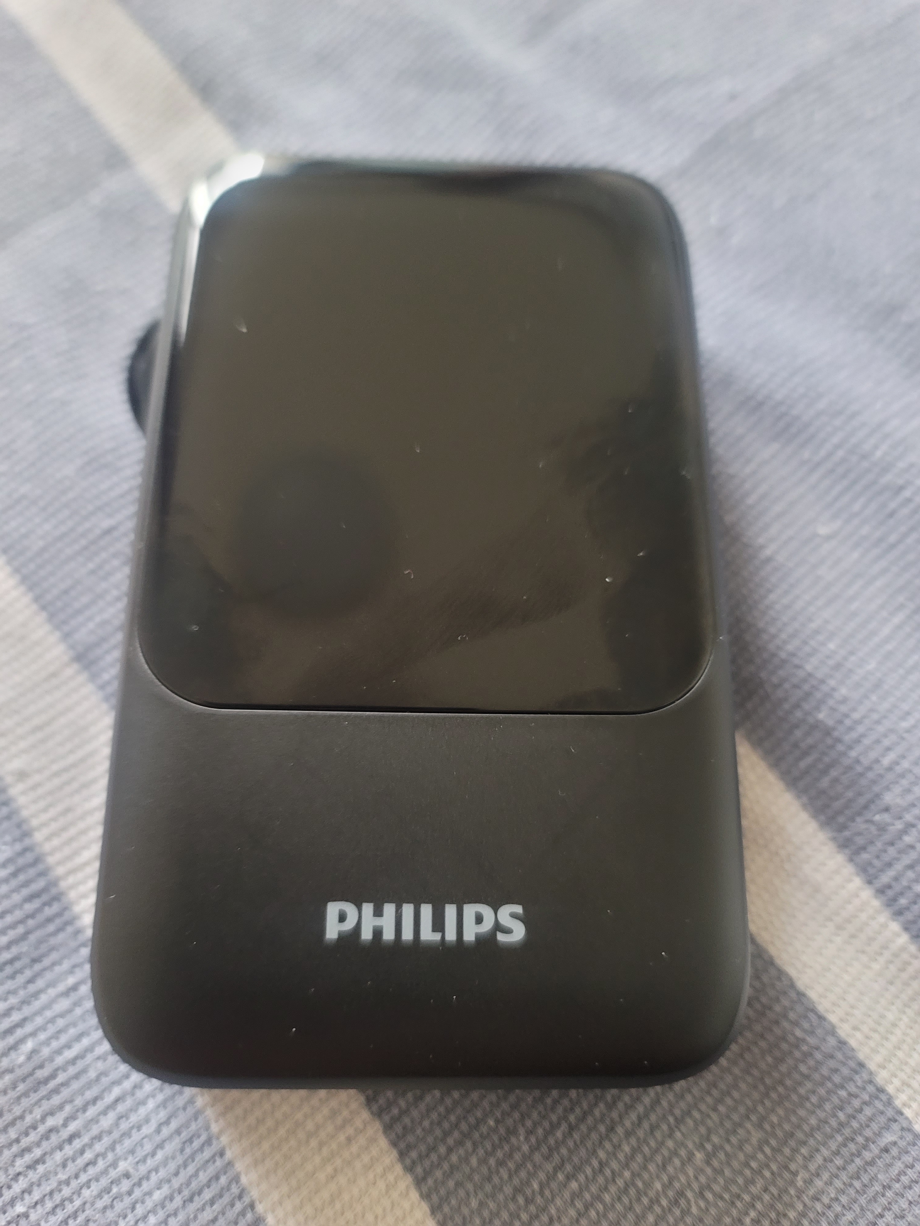 飞利浦（PHILIPS）【充电宝3C认证上飞机】22.5W快充20000毫安自带4线移动电源适配苹果17华为小米户外储能电源 实拍图