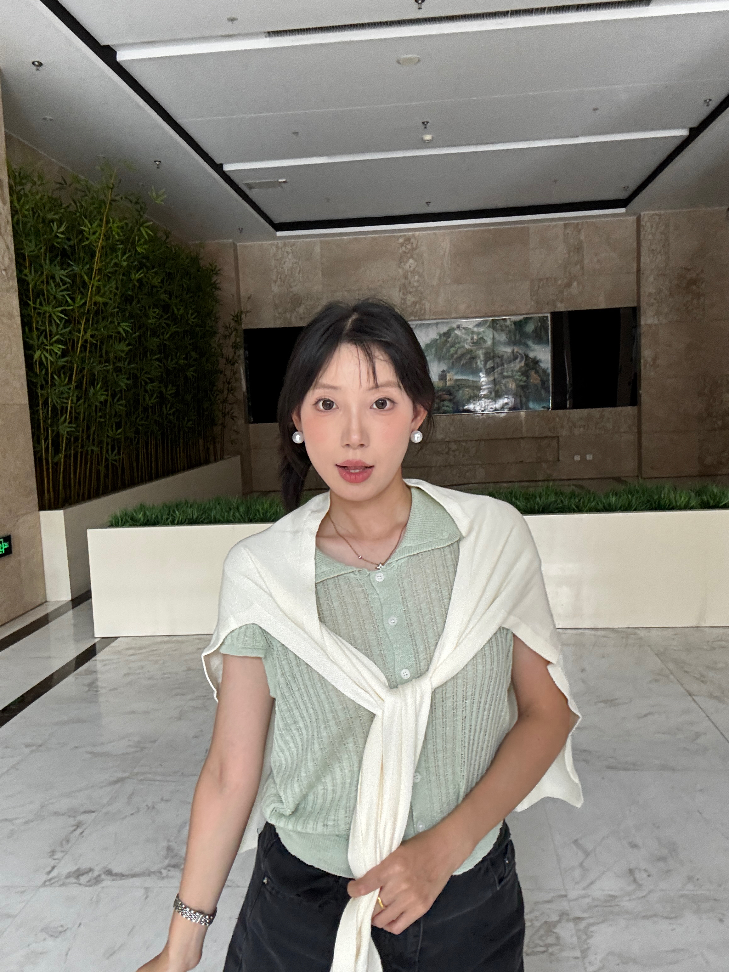 七色纺披肩女士四季针织披肩空调房护肩防风防寒时尚保暖披肩 米白色 实拍图