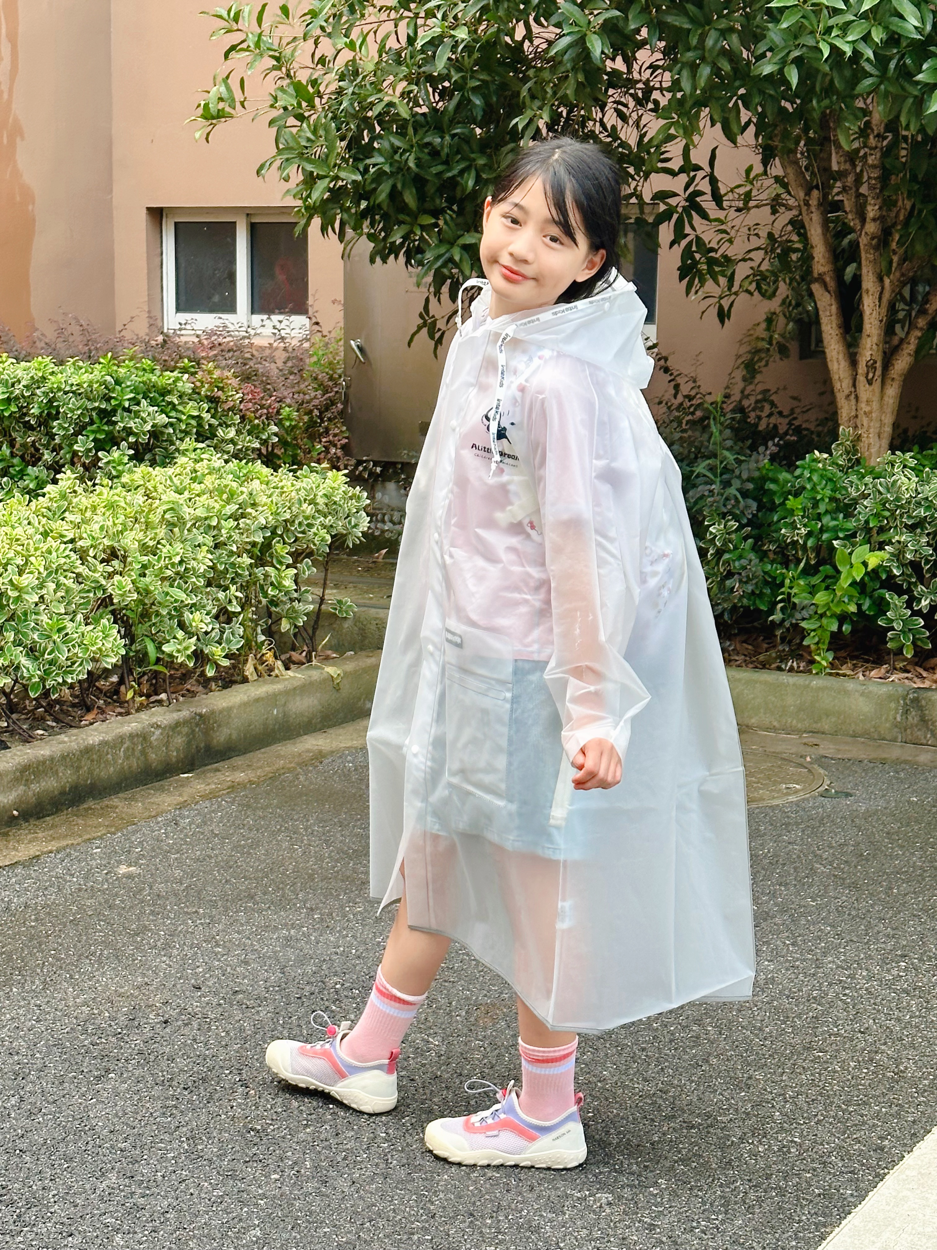 甜甜仔儿童雨衣6-12岁小学生上学专用带书包位男孩女孩简约京东自营雨披 实拍图