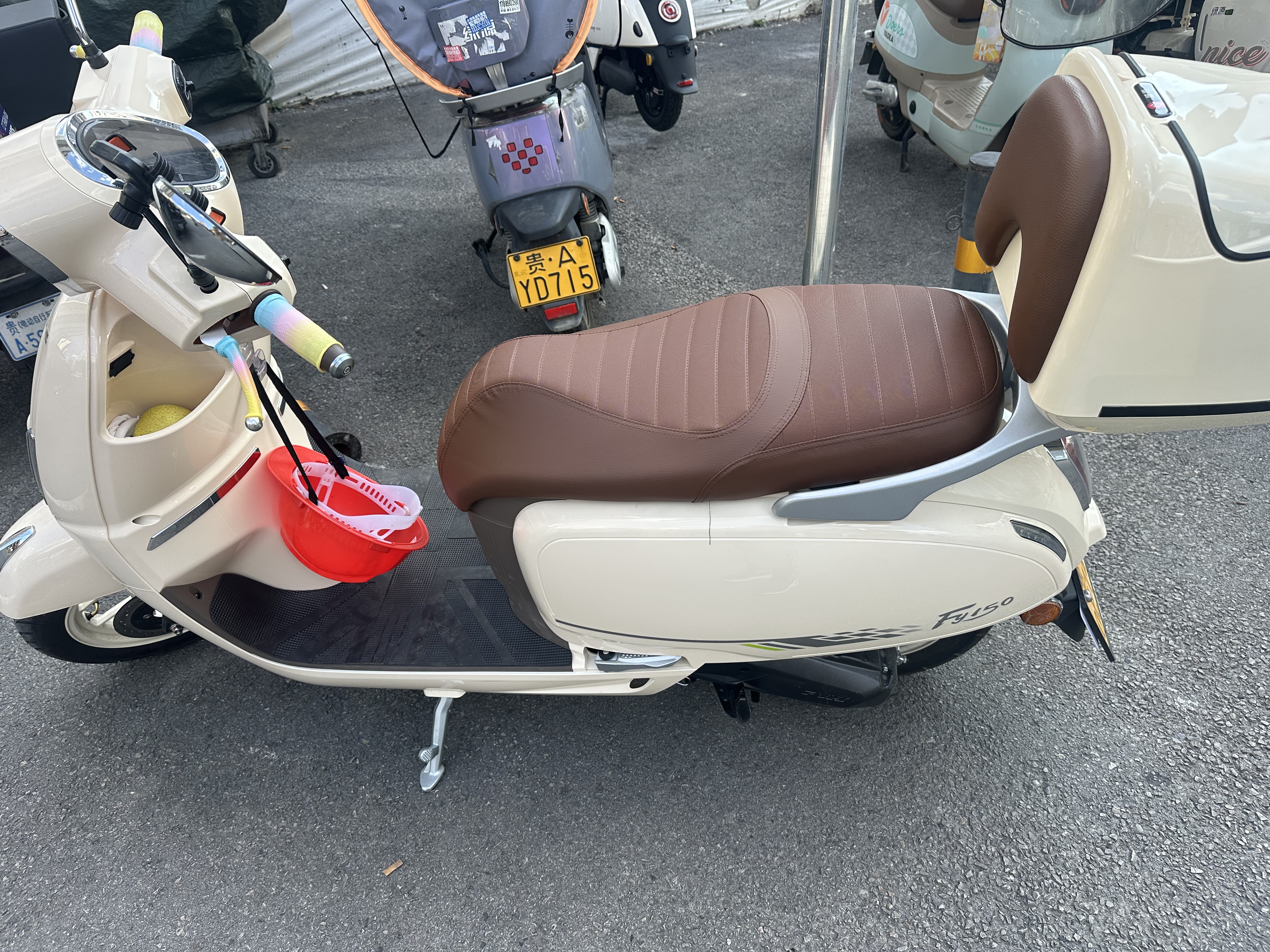 飞鹰26款F150复古两轮燃油踏板摩托车家用通勤代步整车可上牌150cc 象牙白【标准版】风冷 实拍图