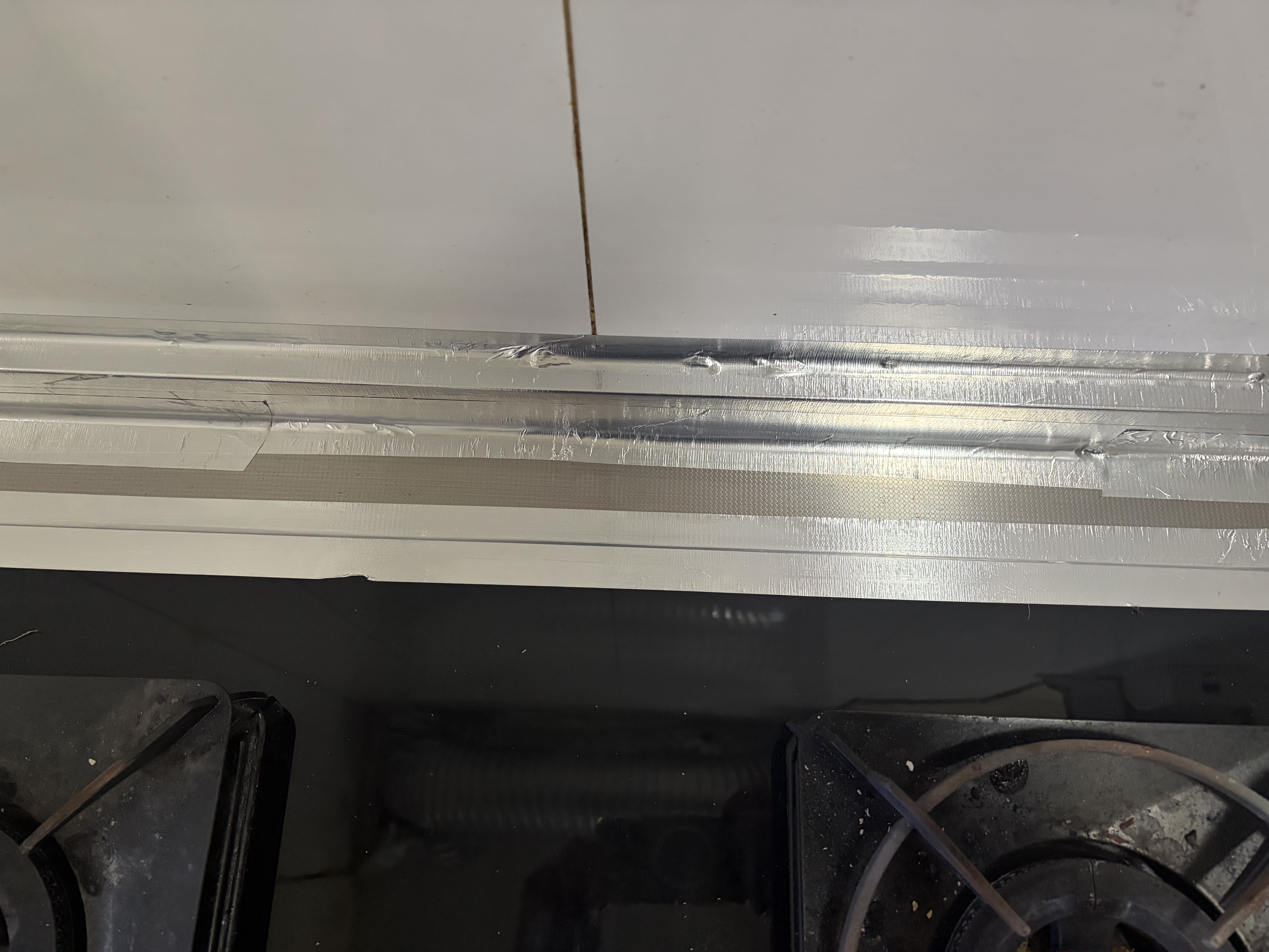 米乐奇耐高温铝箔胶带 加厚锡箔纸自粘贴纸厨房防水防潮防油污胶带 油烟机管道修补隔热密封 4.8厘米*20米*60μm厚 实拍图