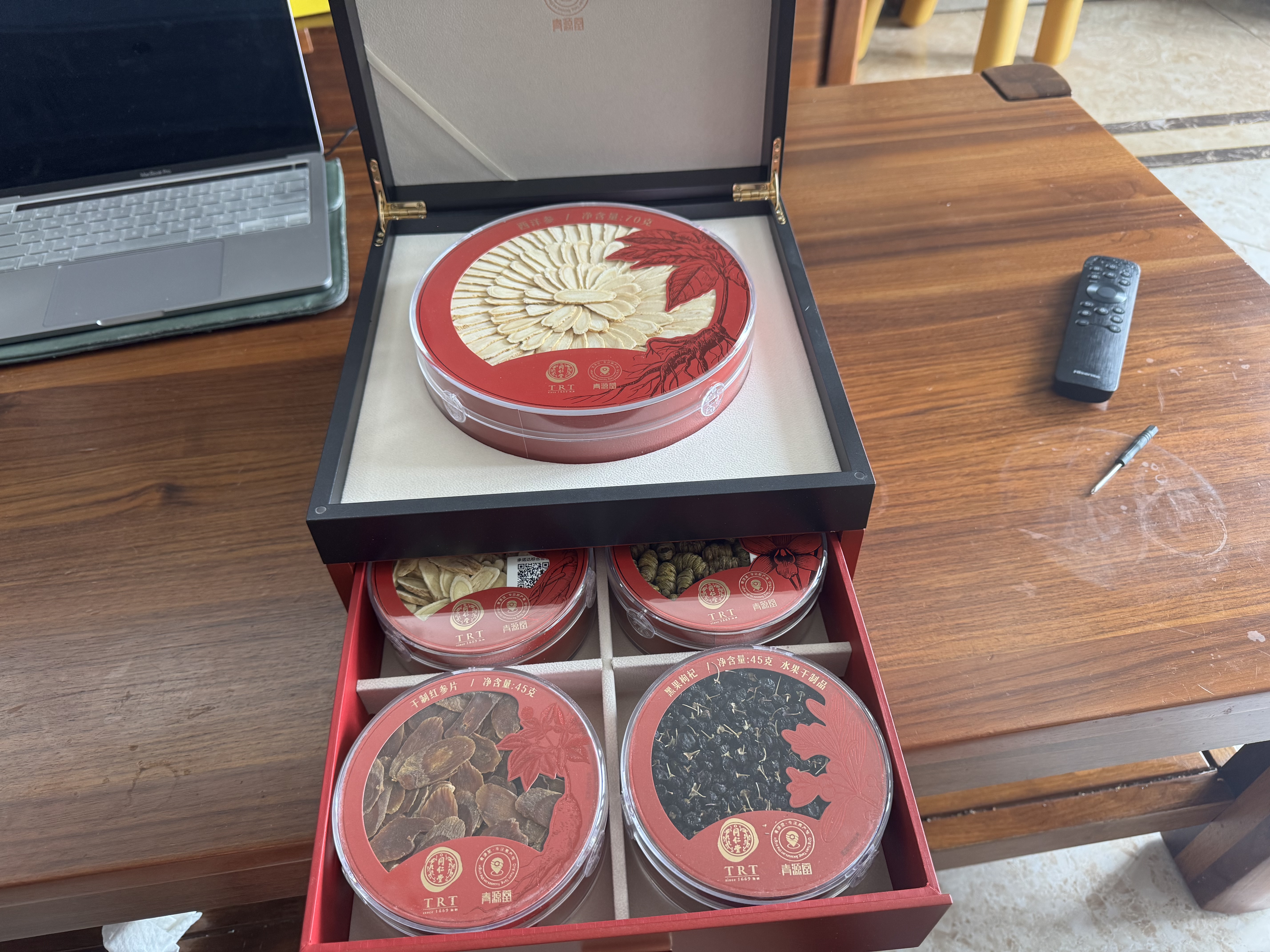 同仁堂品牌西洋参铁皮石斛红参黄芪黑枸杞礼盒260g送父母长辈中秋节礼品 实拍图