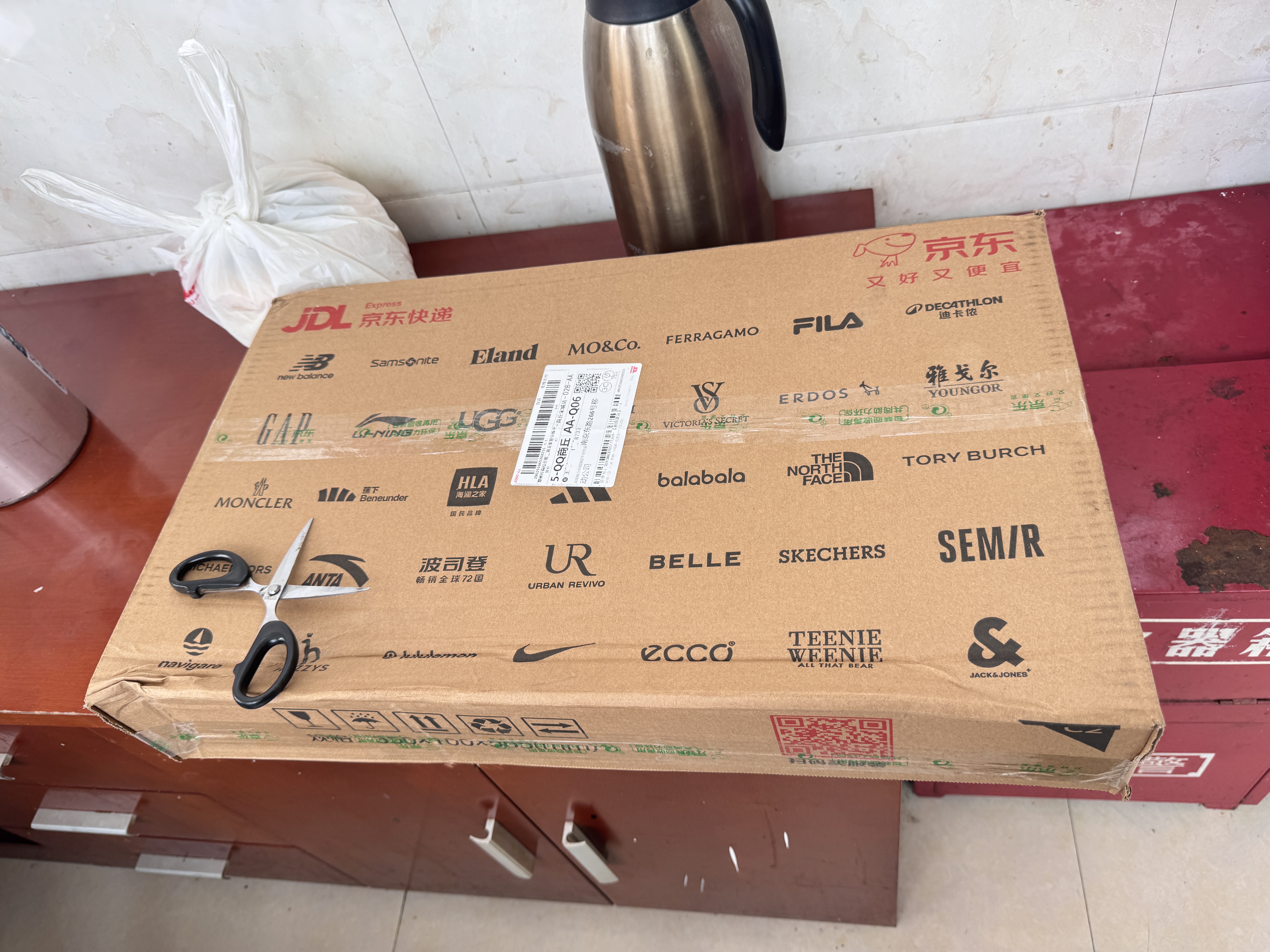惠普（HP）Pack t笔记本电脑内胆包14英寸 轻薄简约电脑包内胆包  适用平板 商务出差 蓝色 实拍图