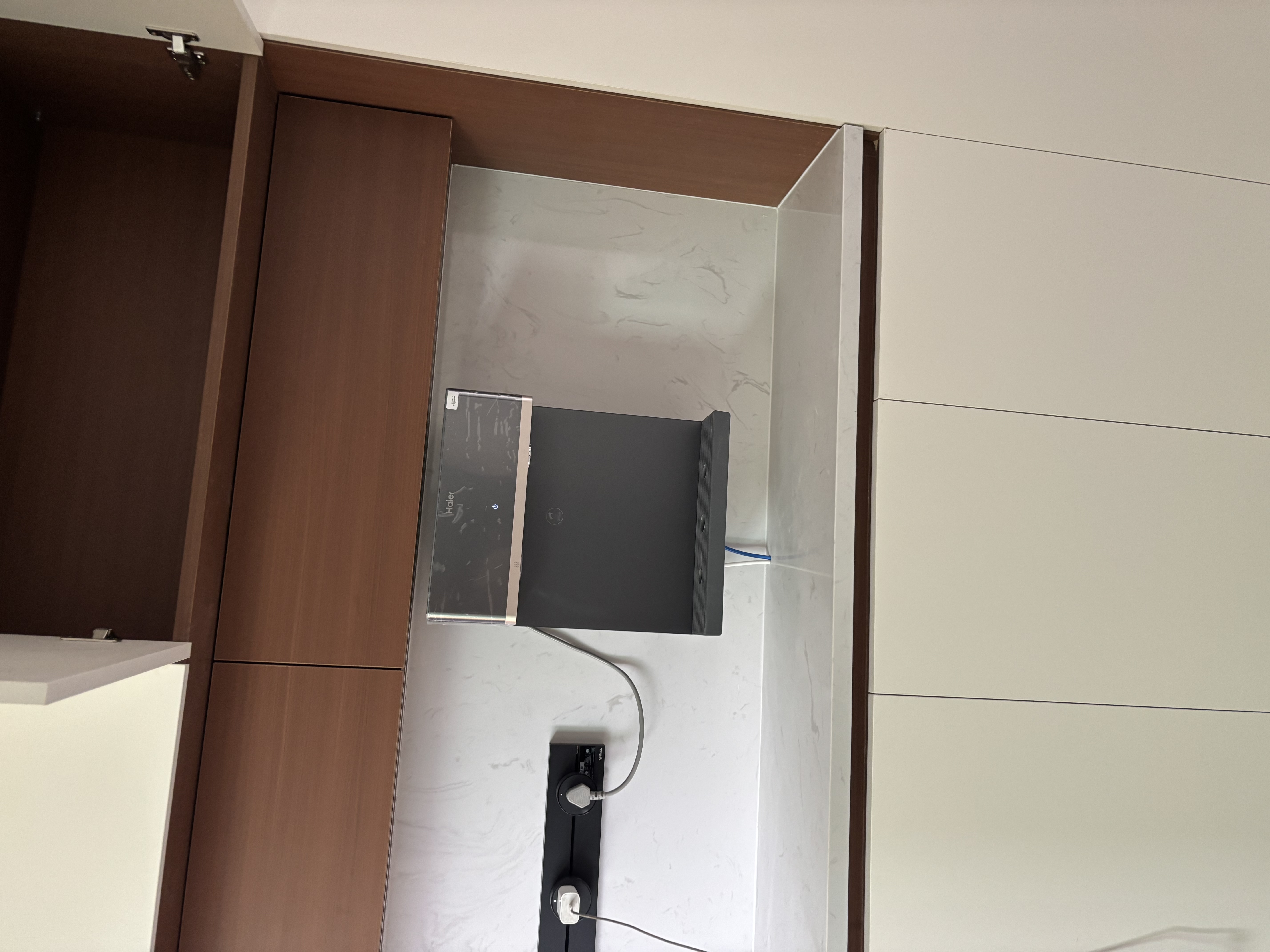 海尔（Haier）鲜活水管线机无水箱【升级自吸可接桶装水】家用直饮机100℃真沸腾UV杀菌饮水机冷热款HGDZ2572-U1 实拍图